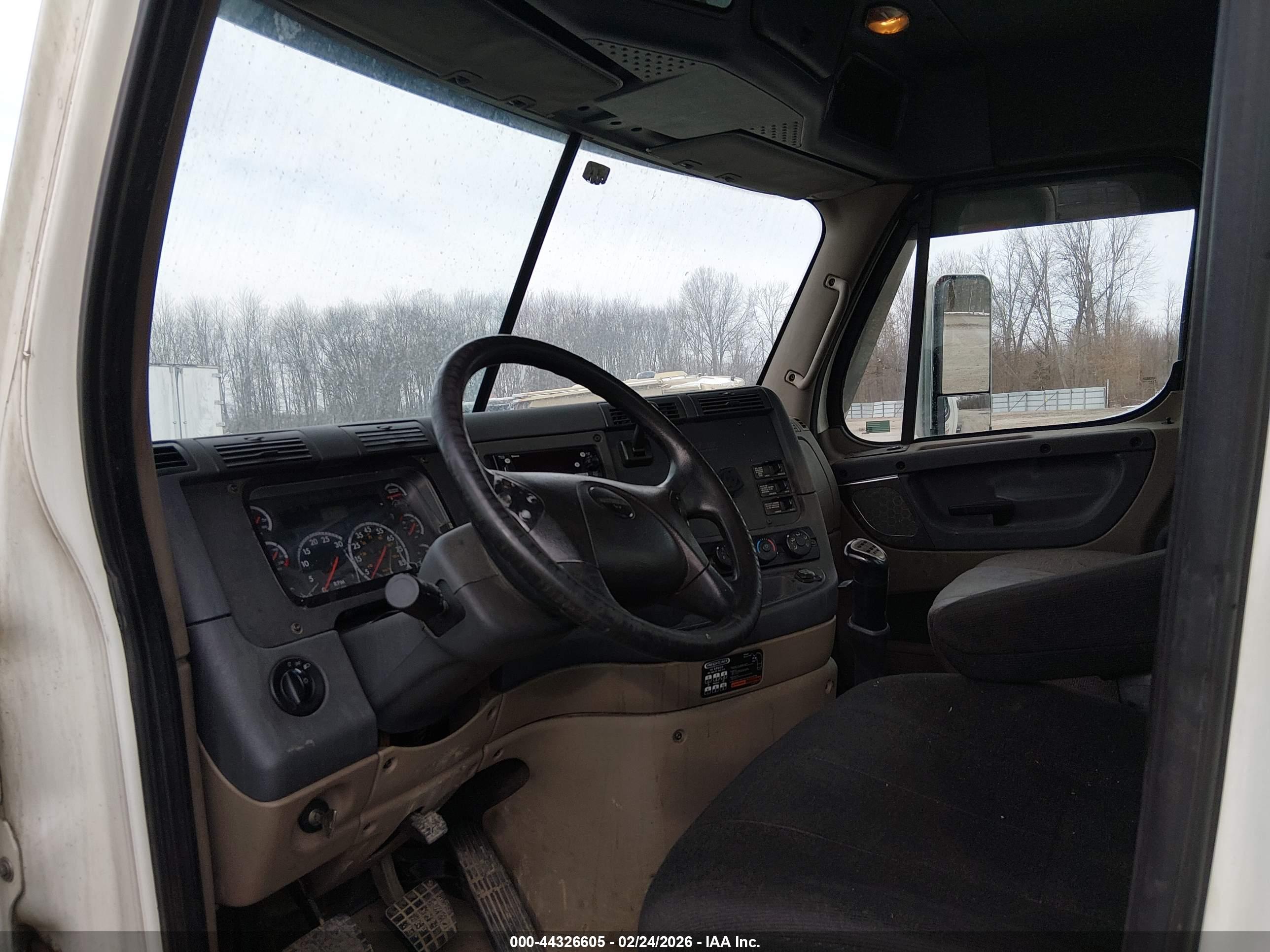 FREIGHTLINER CASCADIA image 8