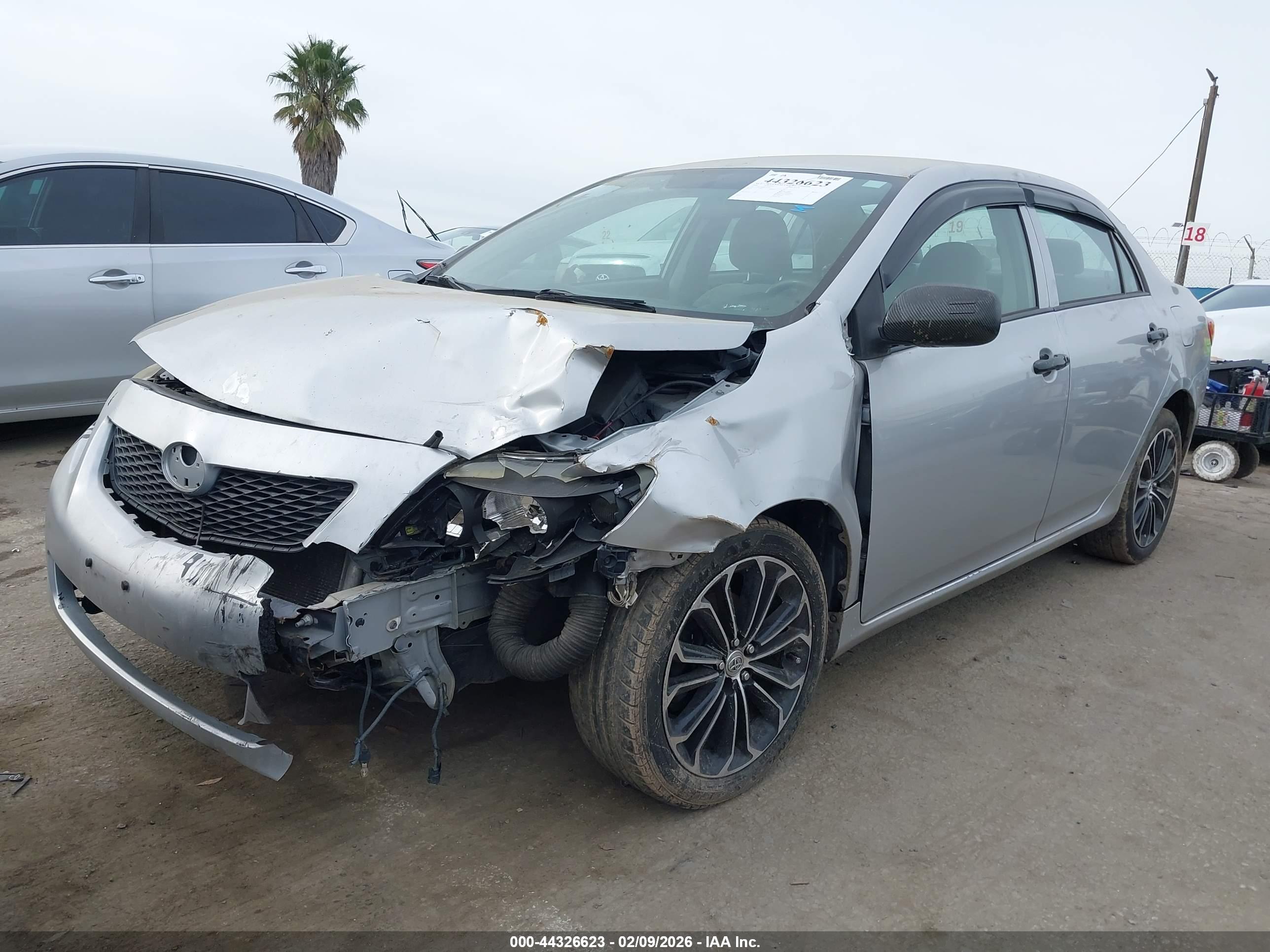 TOYOTA COROLLA image 2