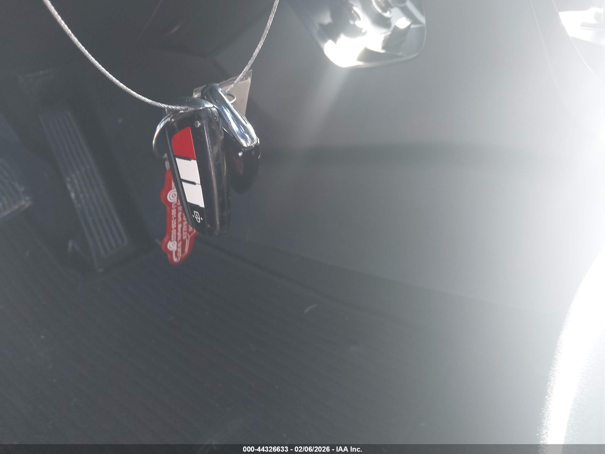 HYUNDAI SANTA image 11