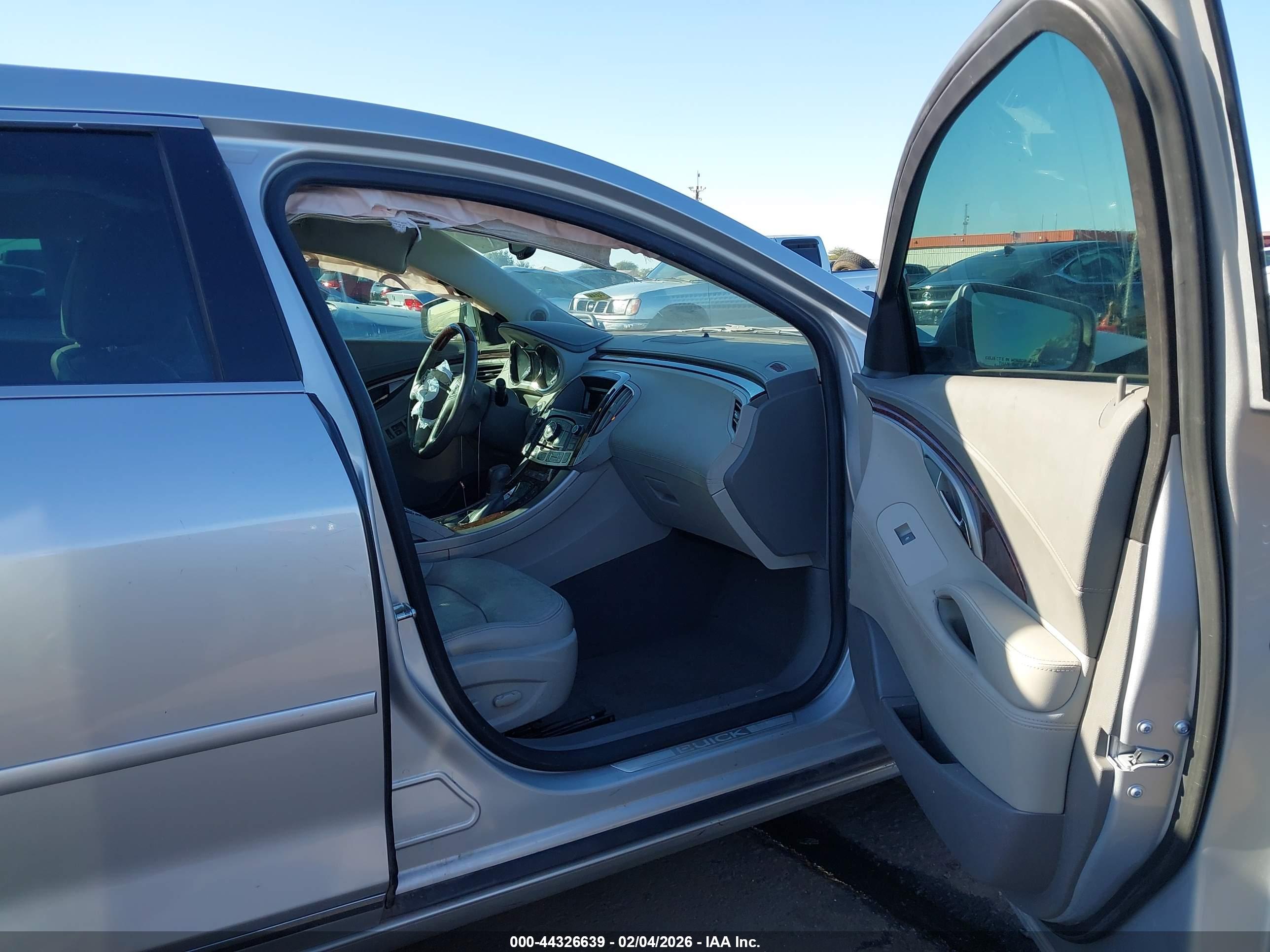 BUICK LACROSSE image 5