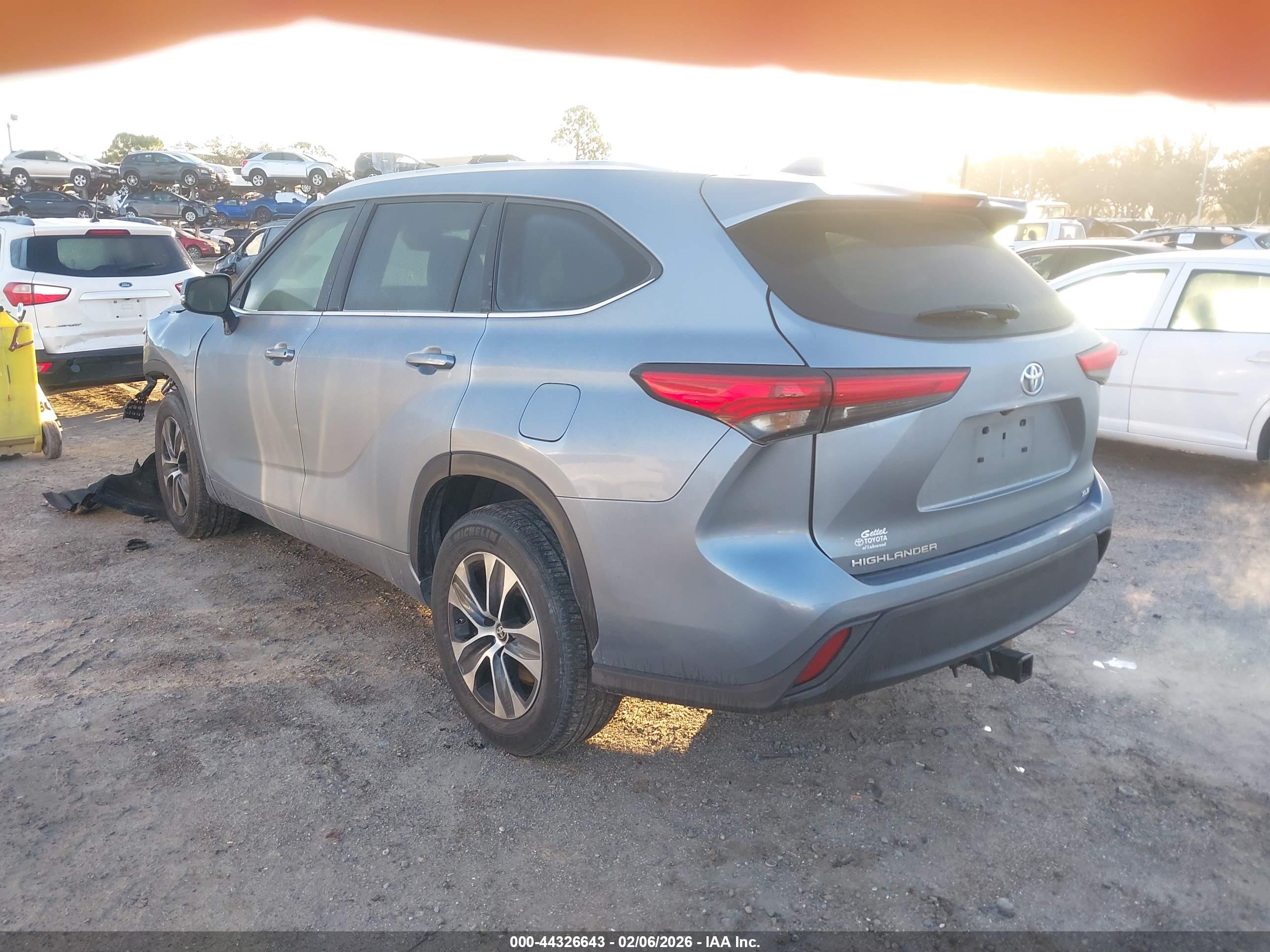 TOYOTA HIGHLANDER image 3