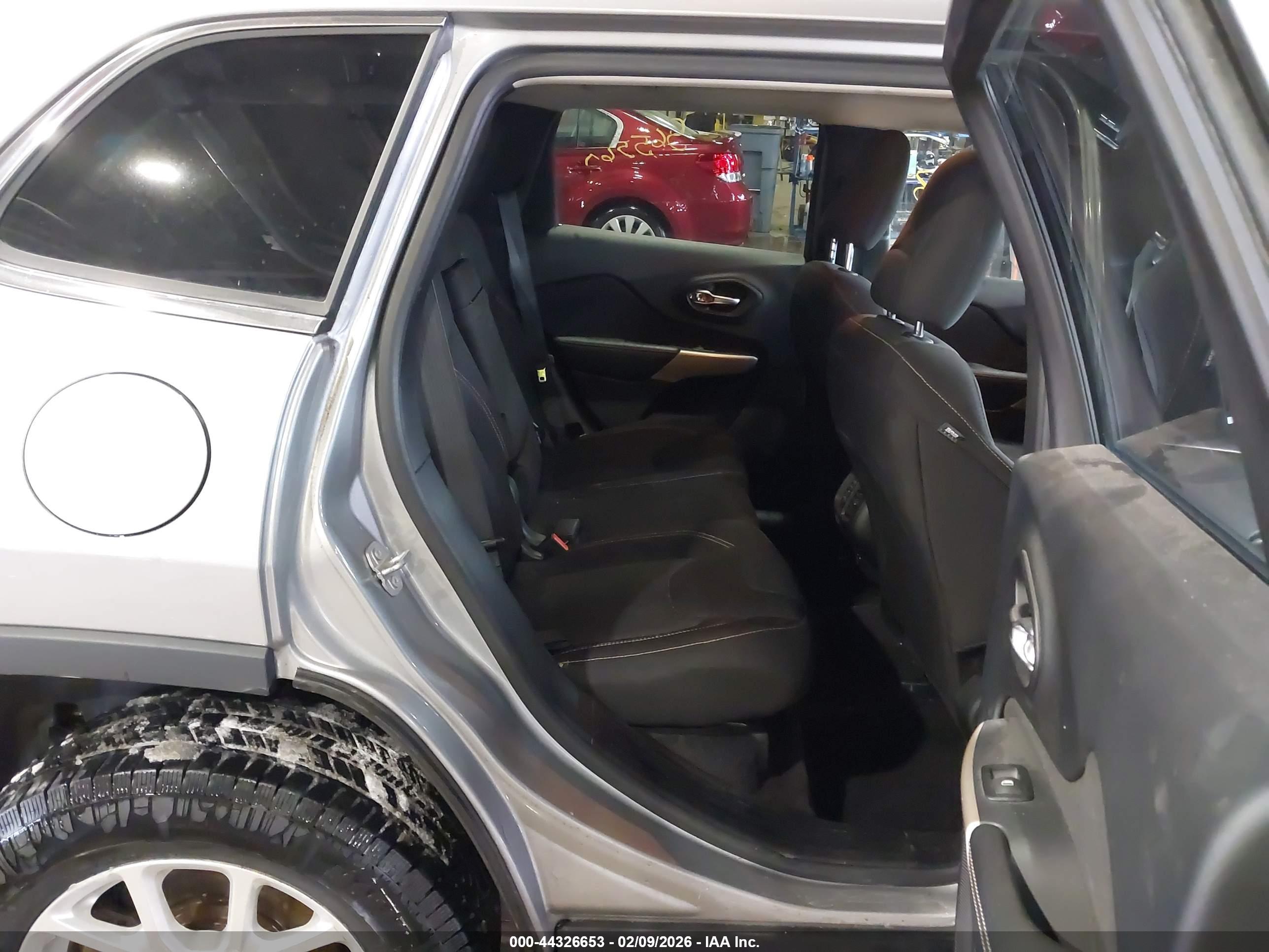JEEP CHEROKEE image 8