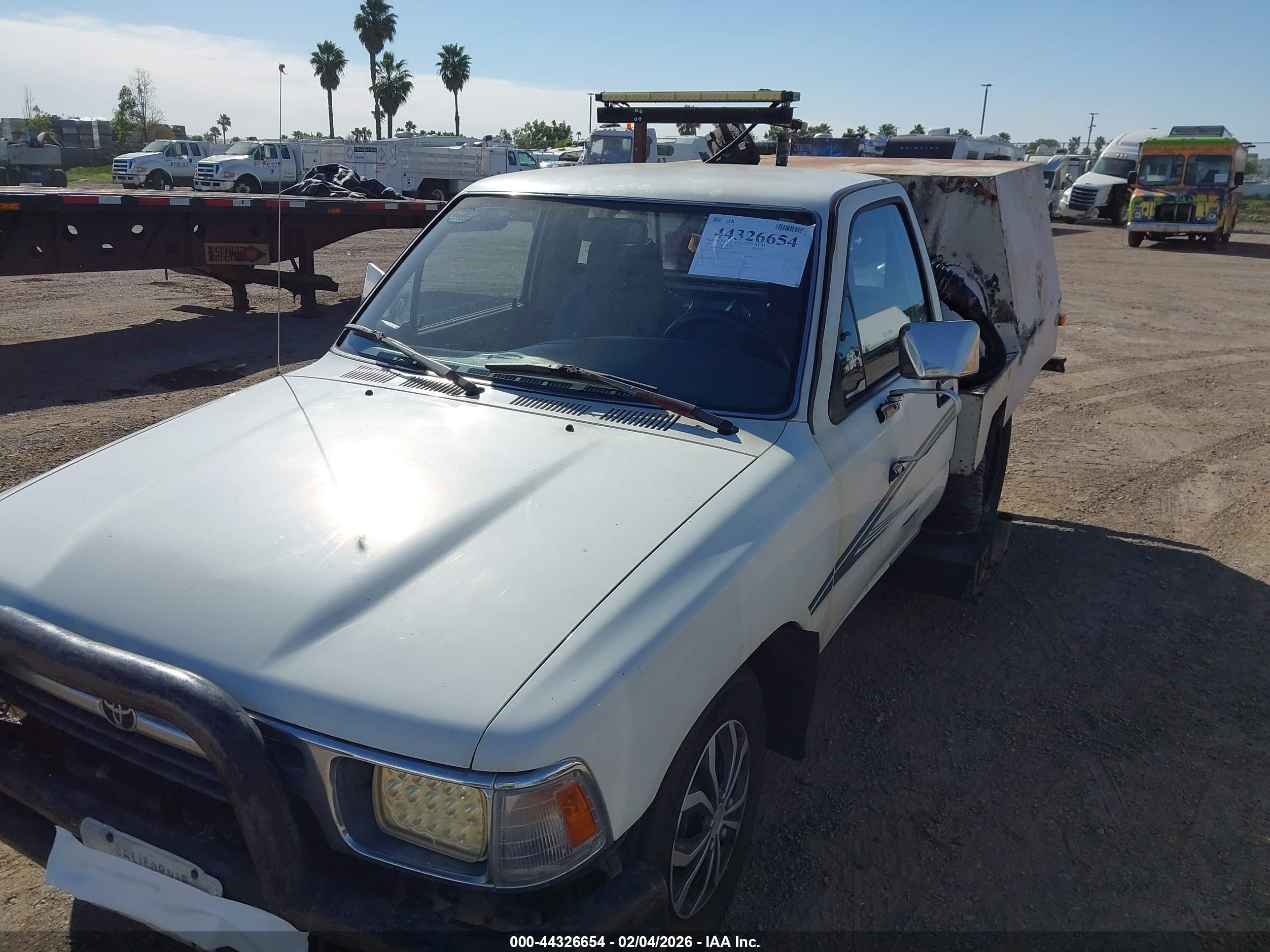 TOYOTA PICKUP image 6