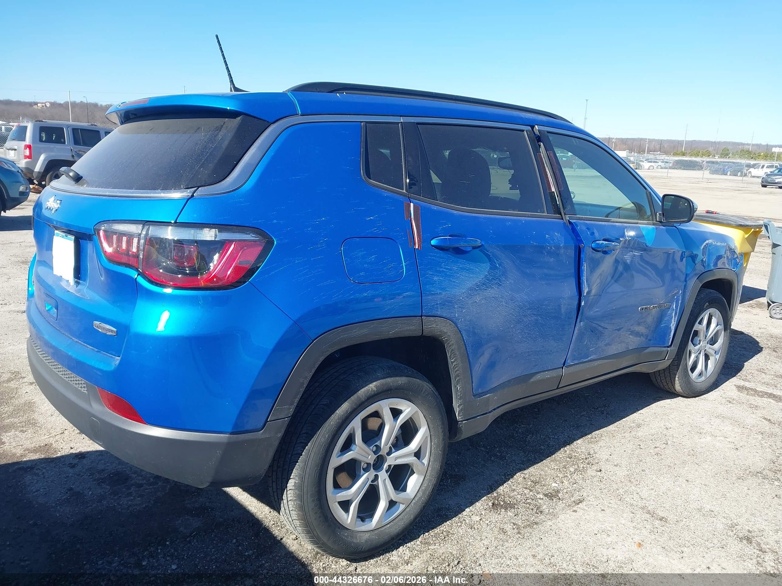 JEEP COMPASS image 4