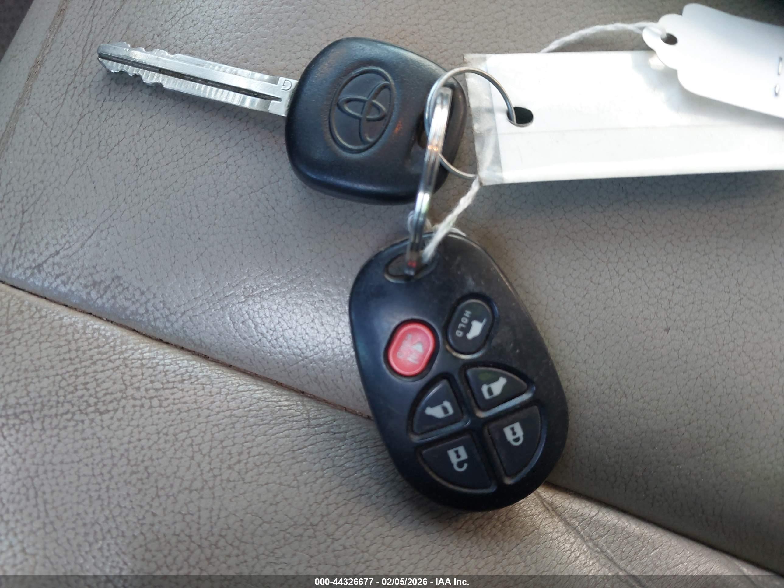 TOYOTA SIENNA image 11