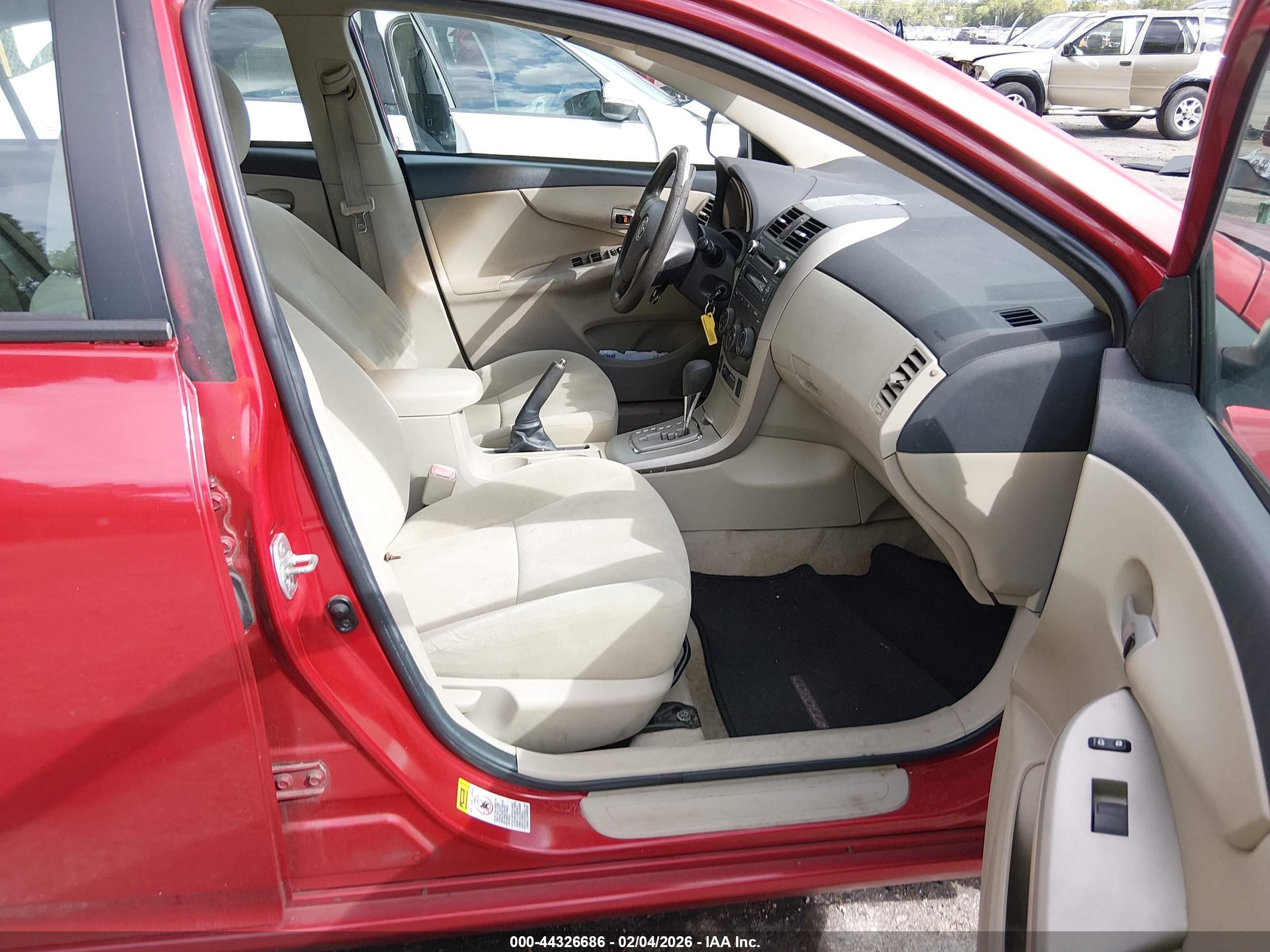 TOYOTA COROLLA image 8