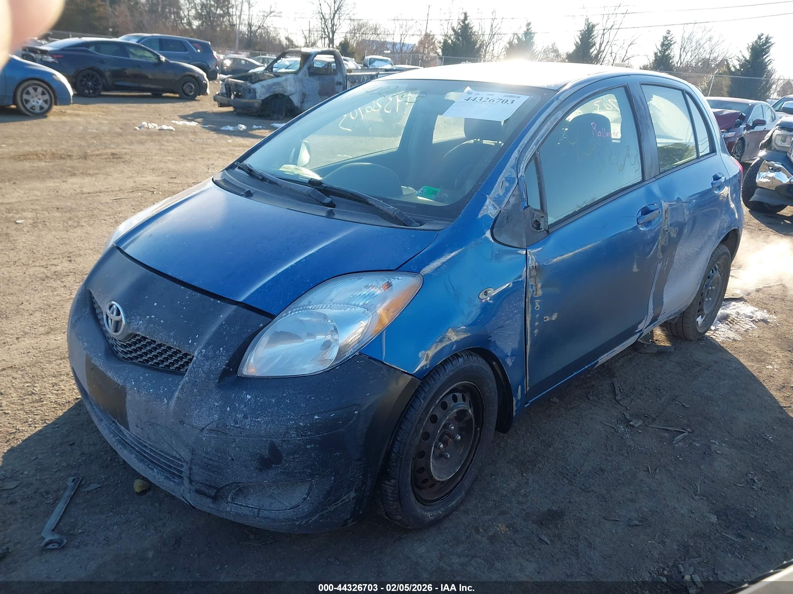 TOYOTA YARIS image 2
