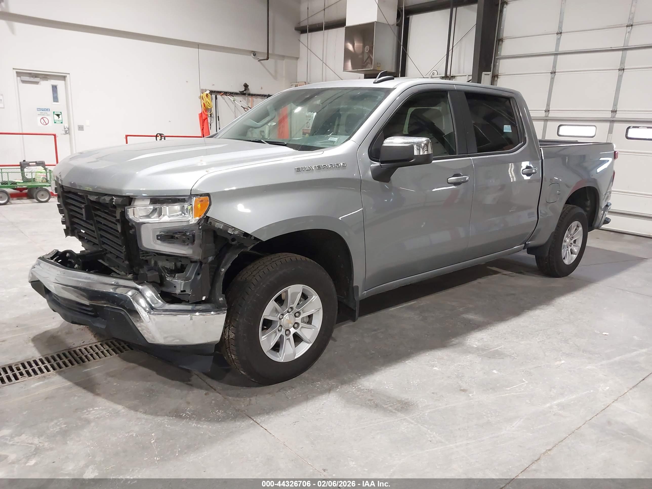 CHEVROLET SILVERADO image 2