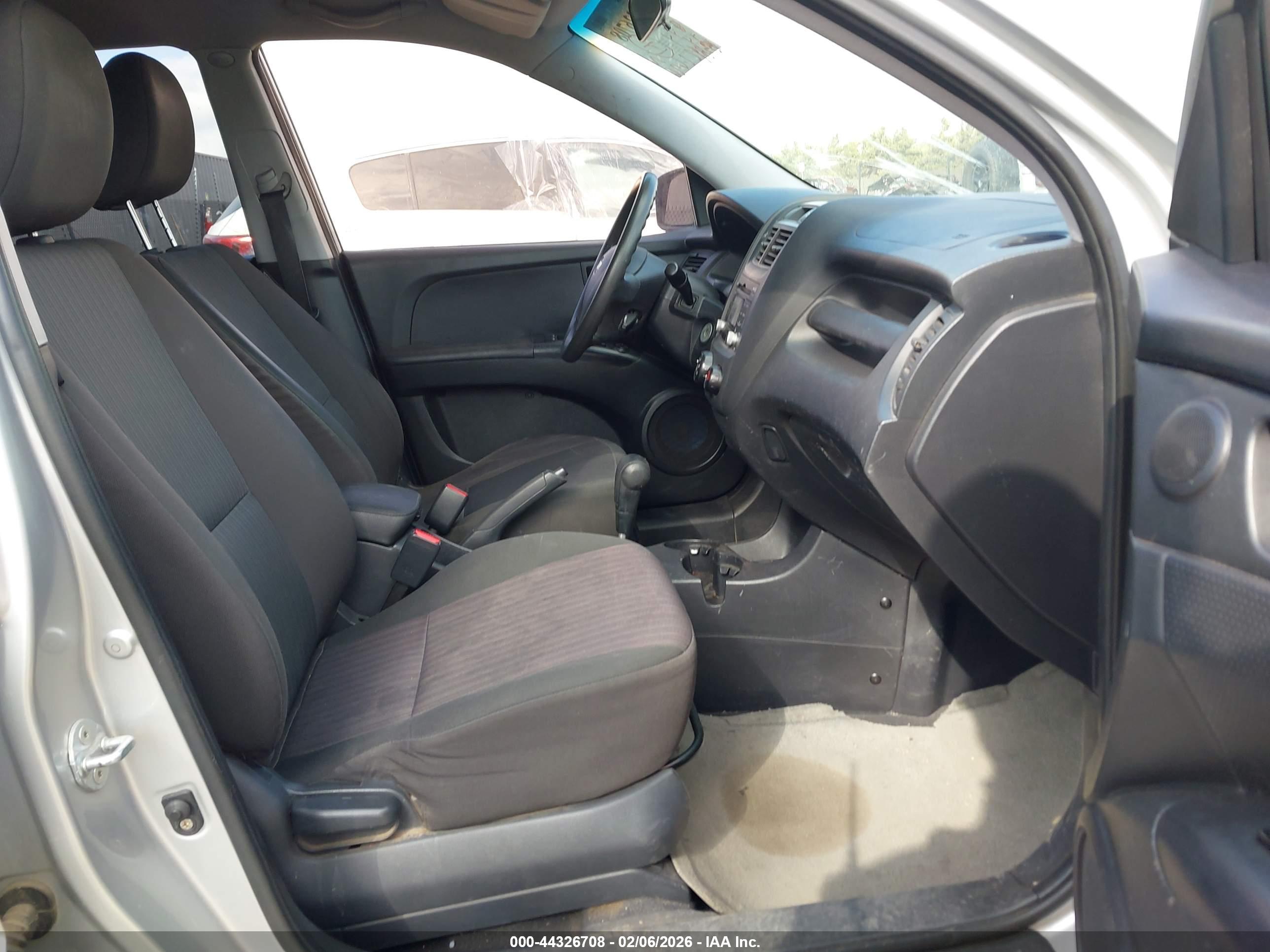 KIA SPORTAGE image 5