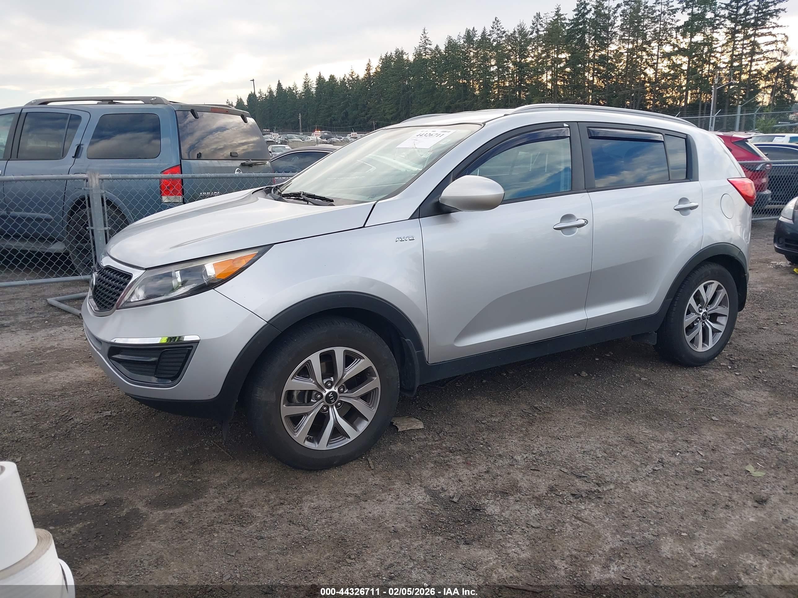 KIA SPORTAGE image 2