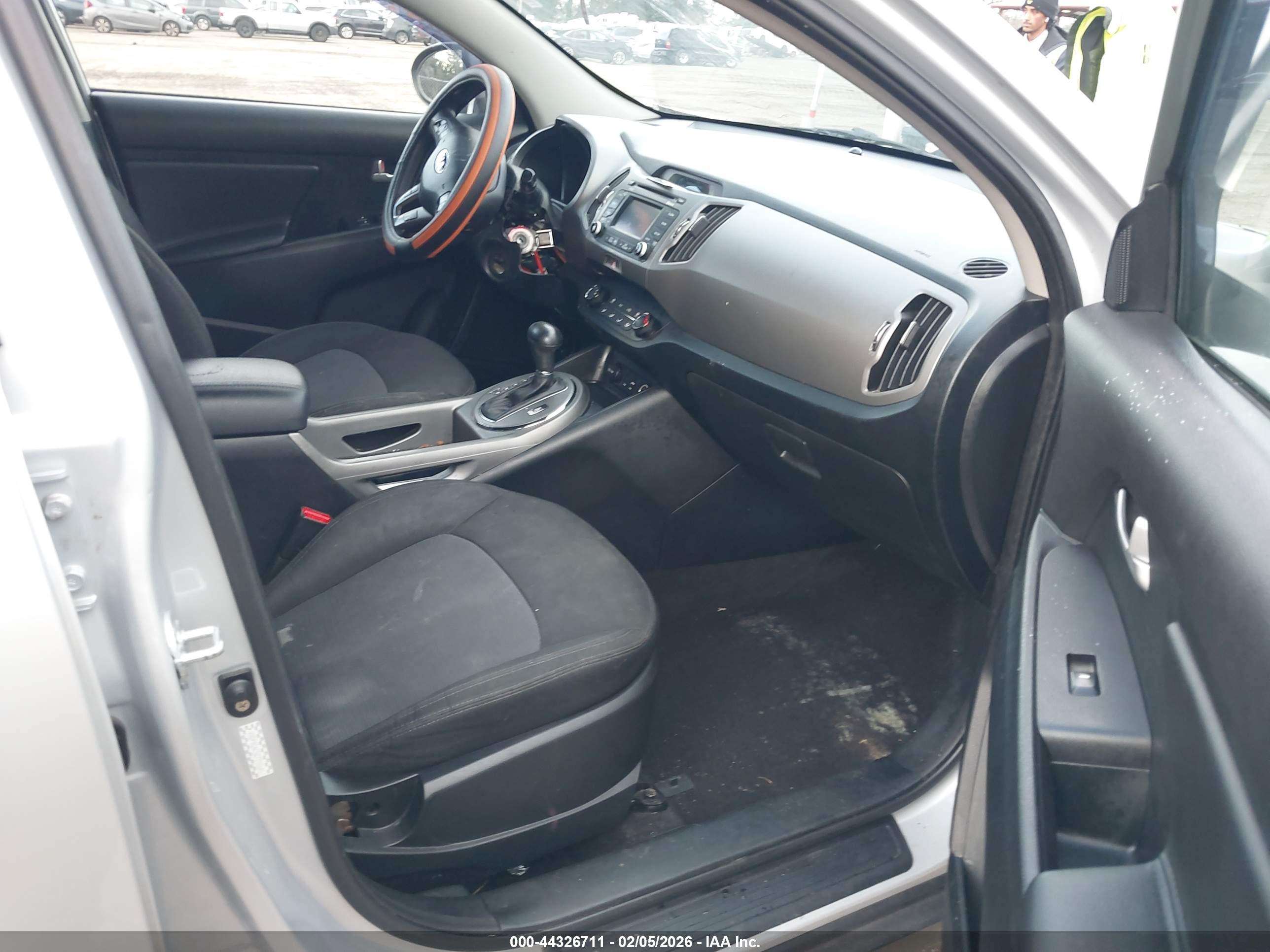 KIA SPORTAGE image 5