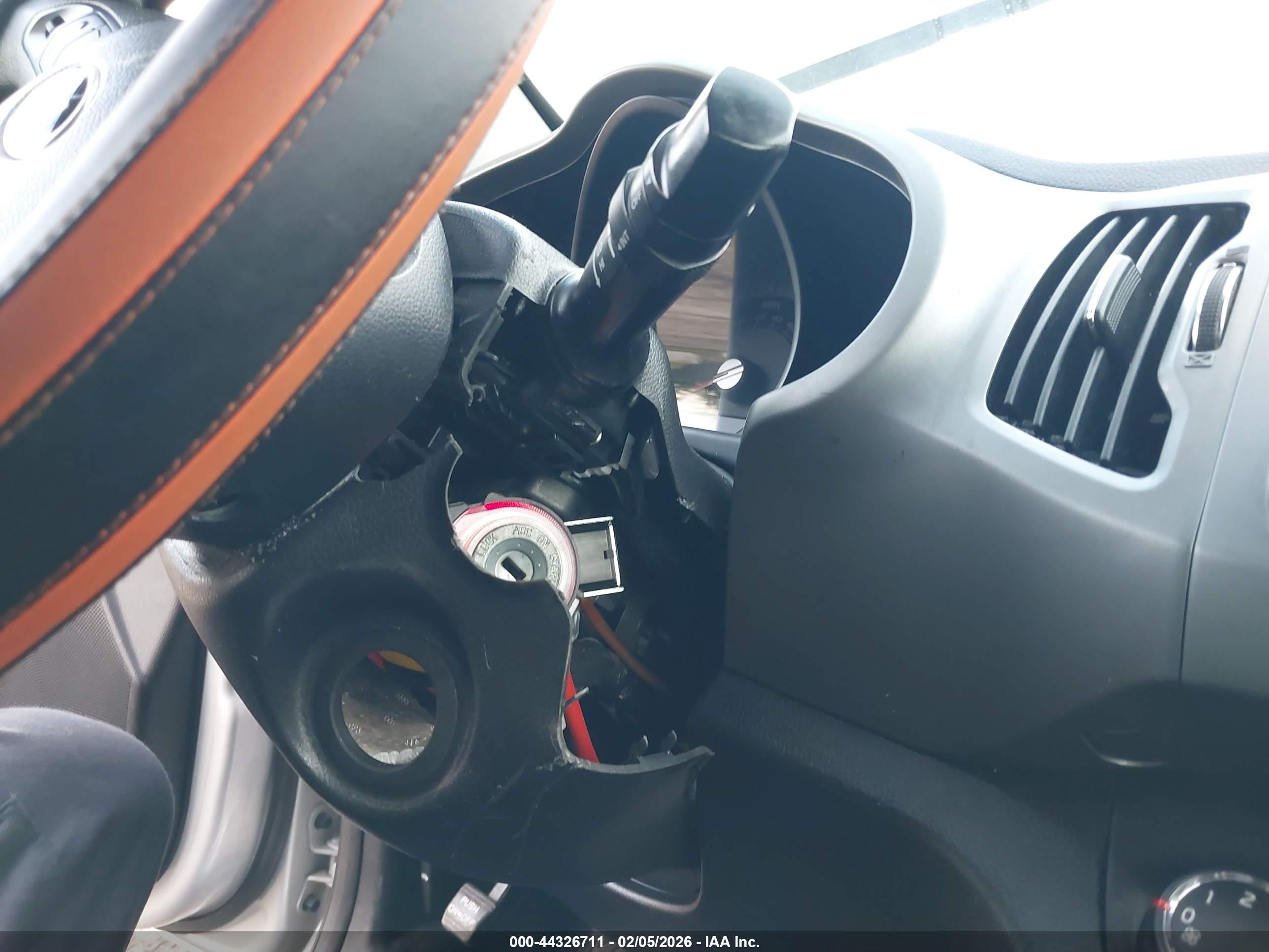 KIA SPORTAGE image 6