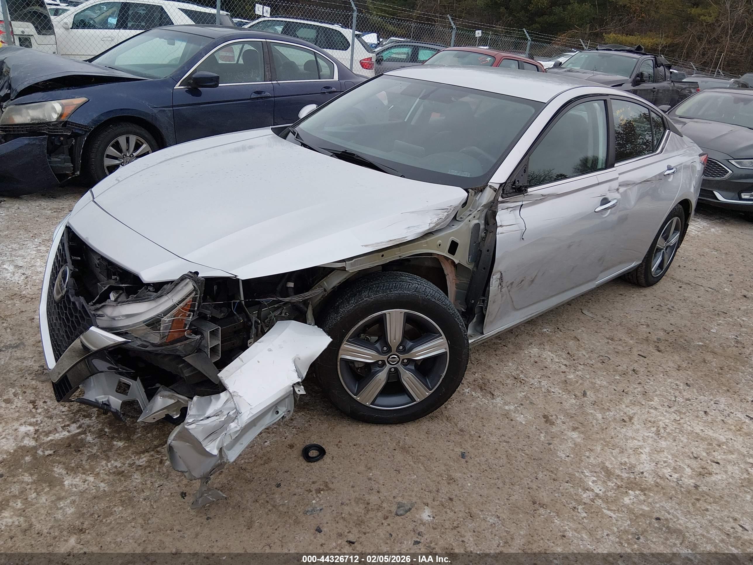 NISSAN ALTIMA image 2