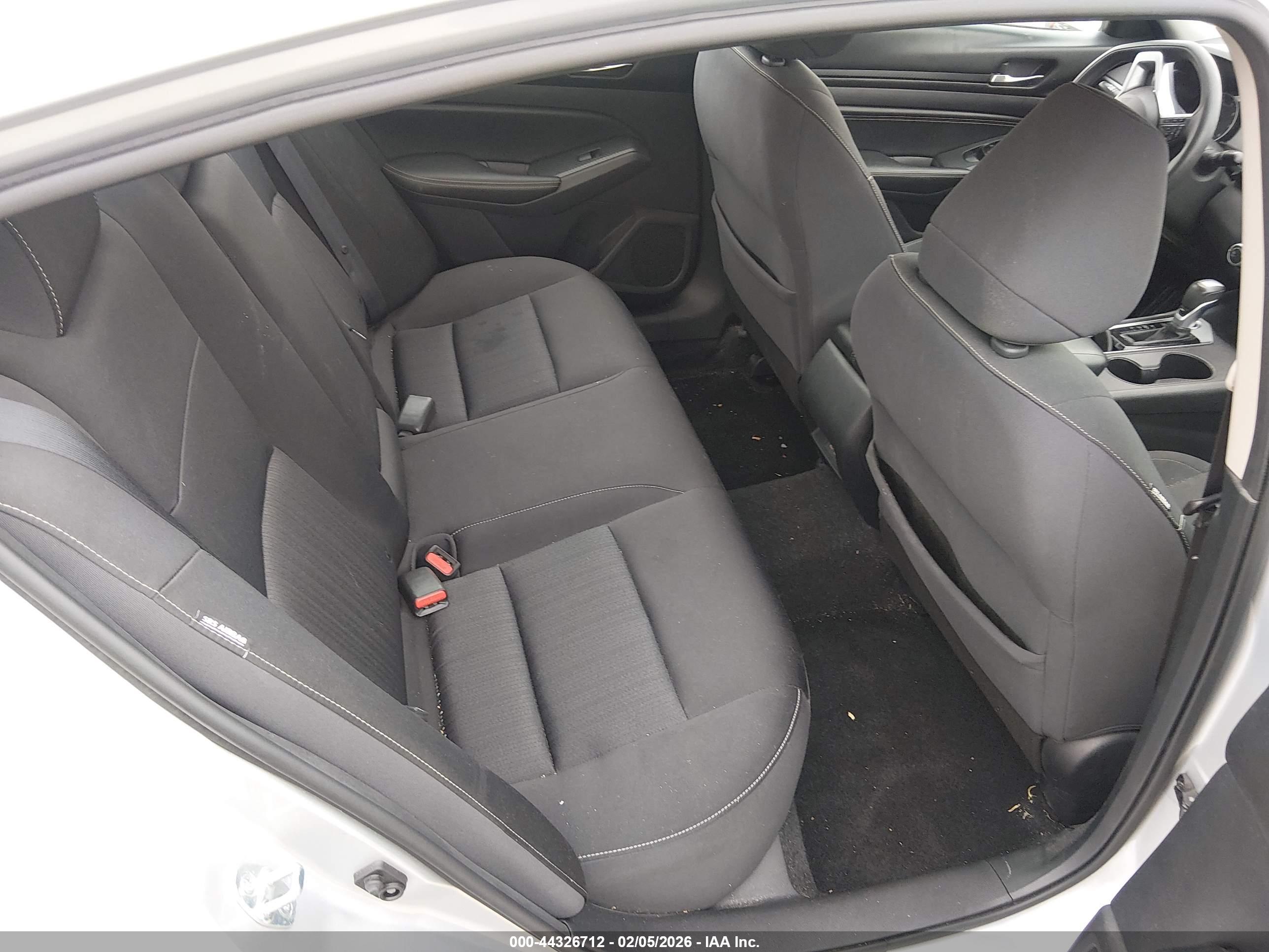 NISSAN ALTIMA image 8