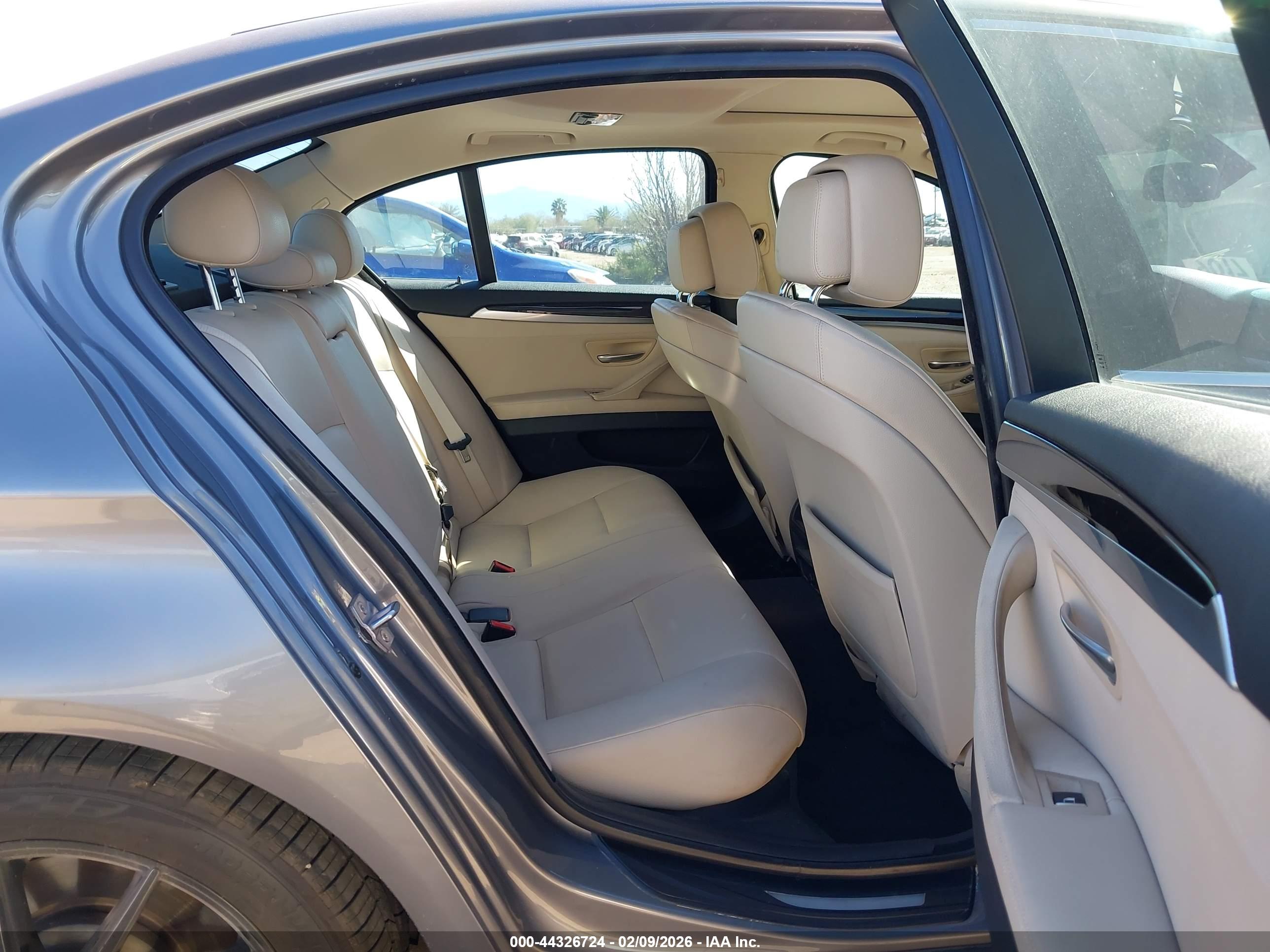 BMW 535I image 8