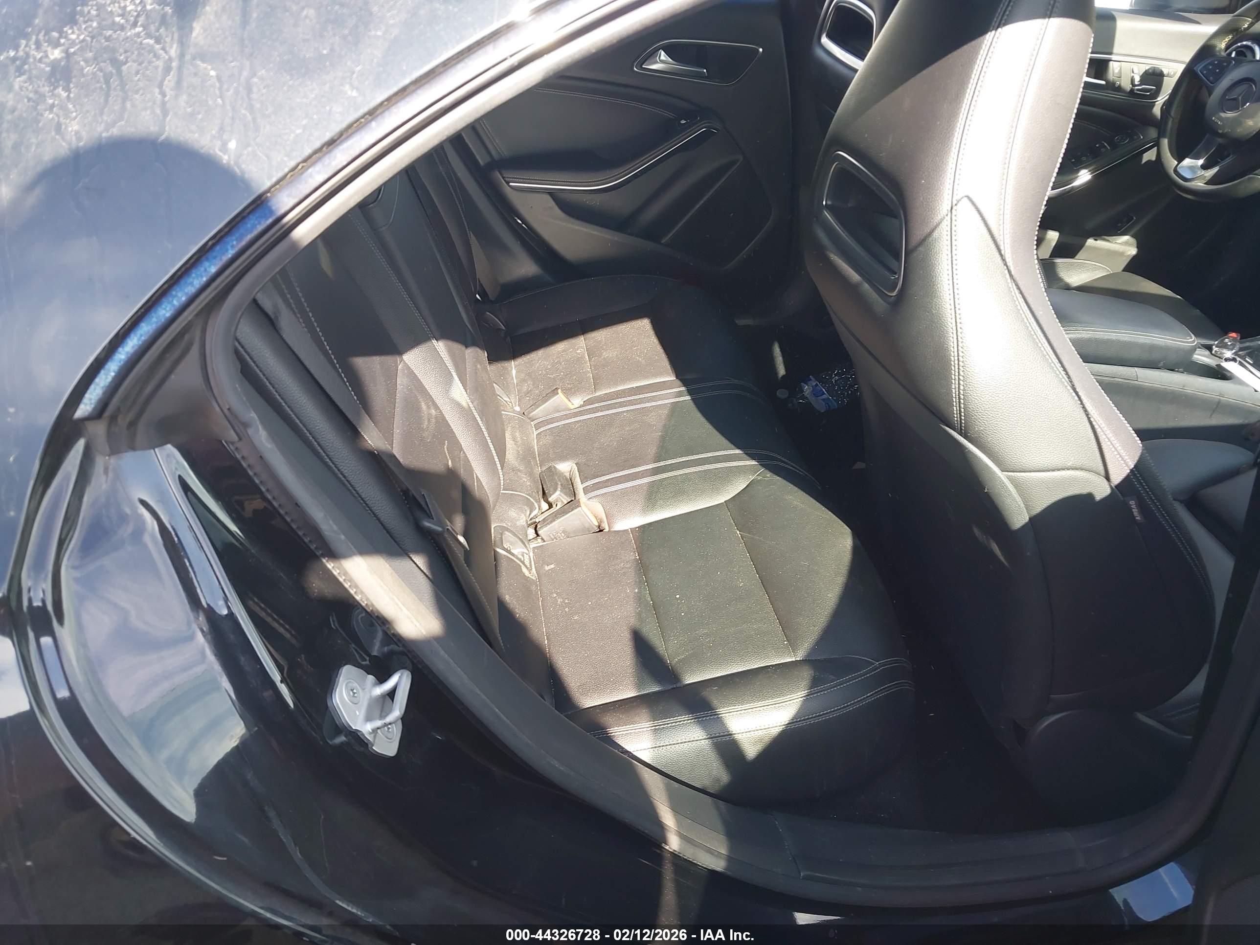 MERCEDES-BENZ CLA image 8