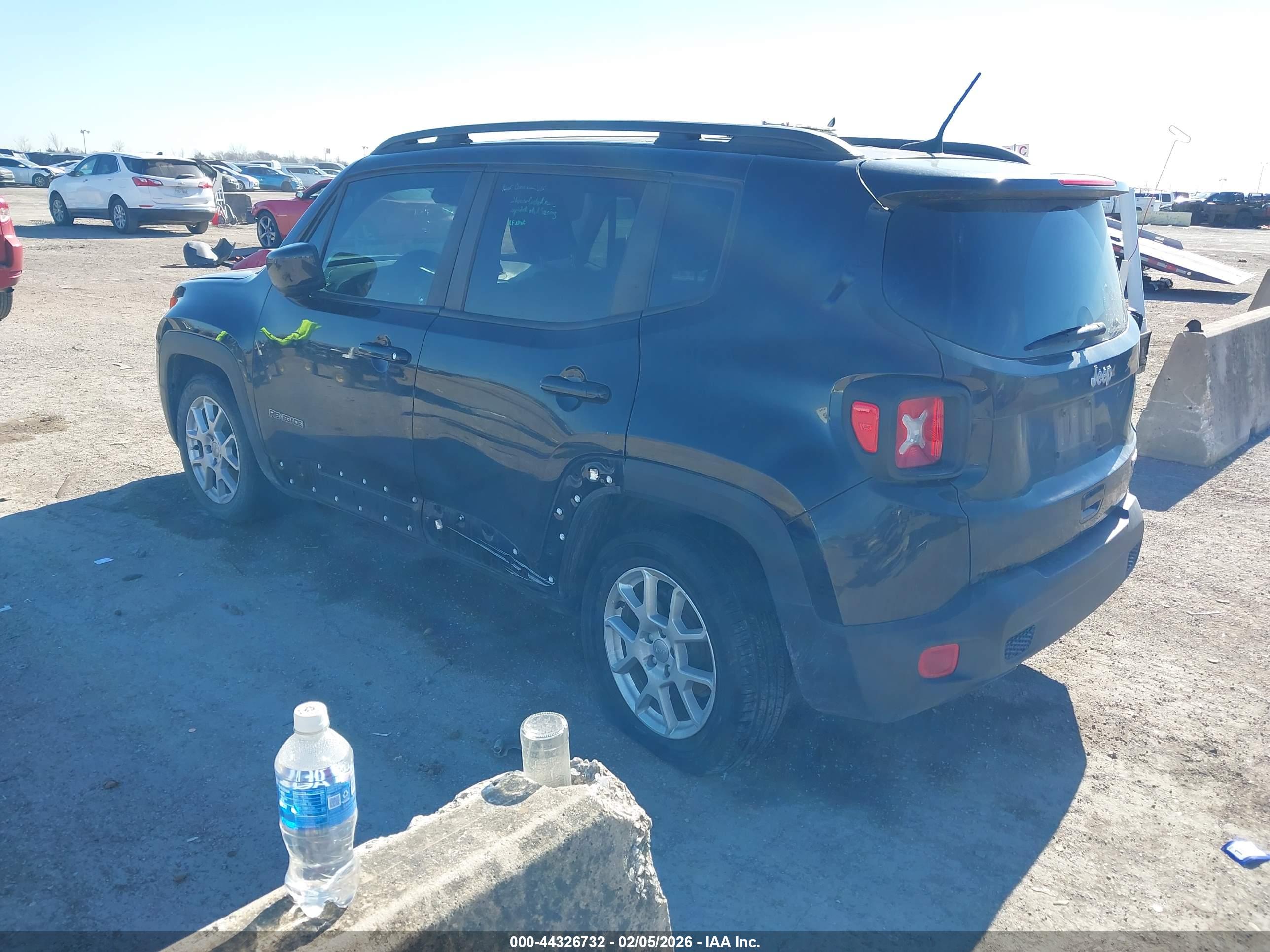 JEEP RENEGADE image 3
