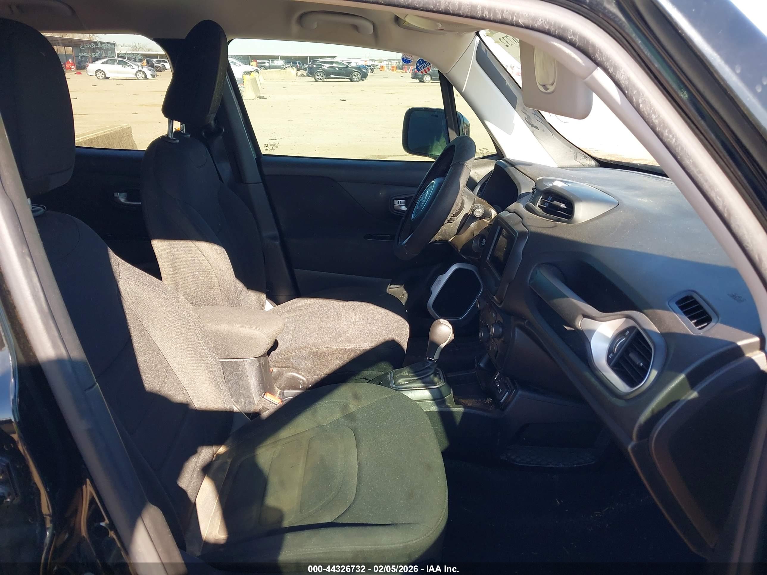 JEEP RENEGADE image 5