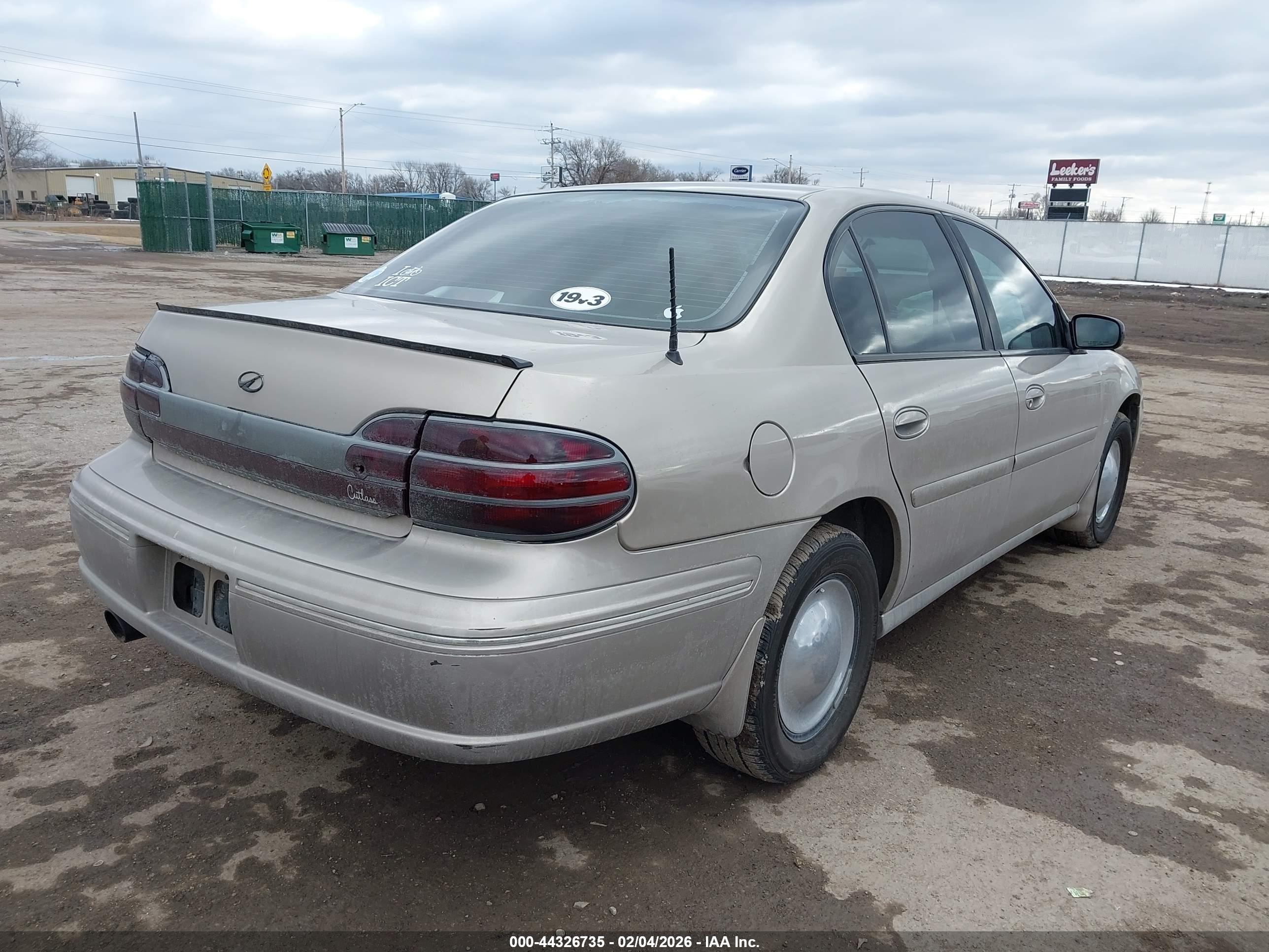 OLDSMOBILE CUTLASS image 4