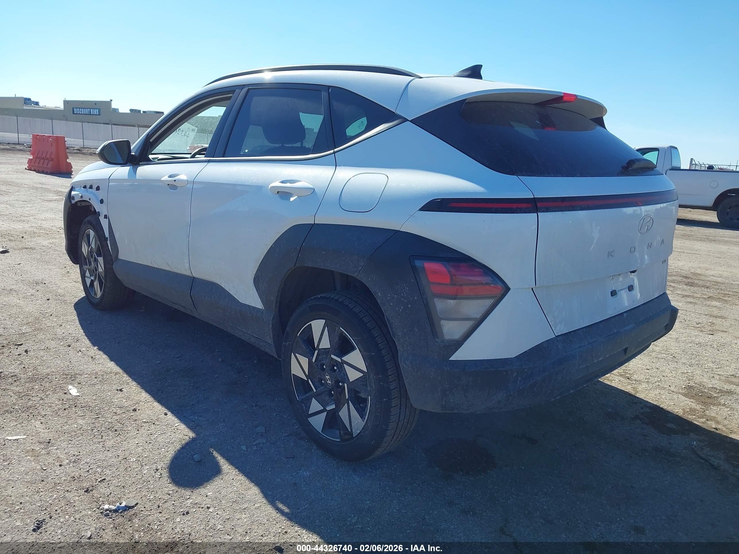HYUNDAI KONA image 3