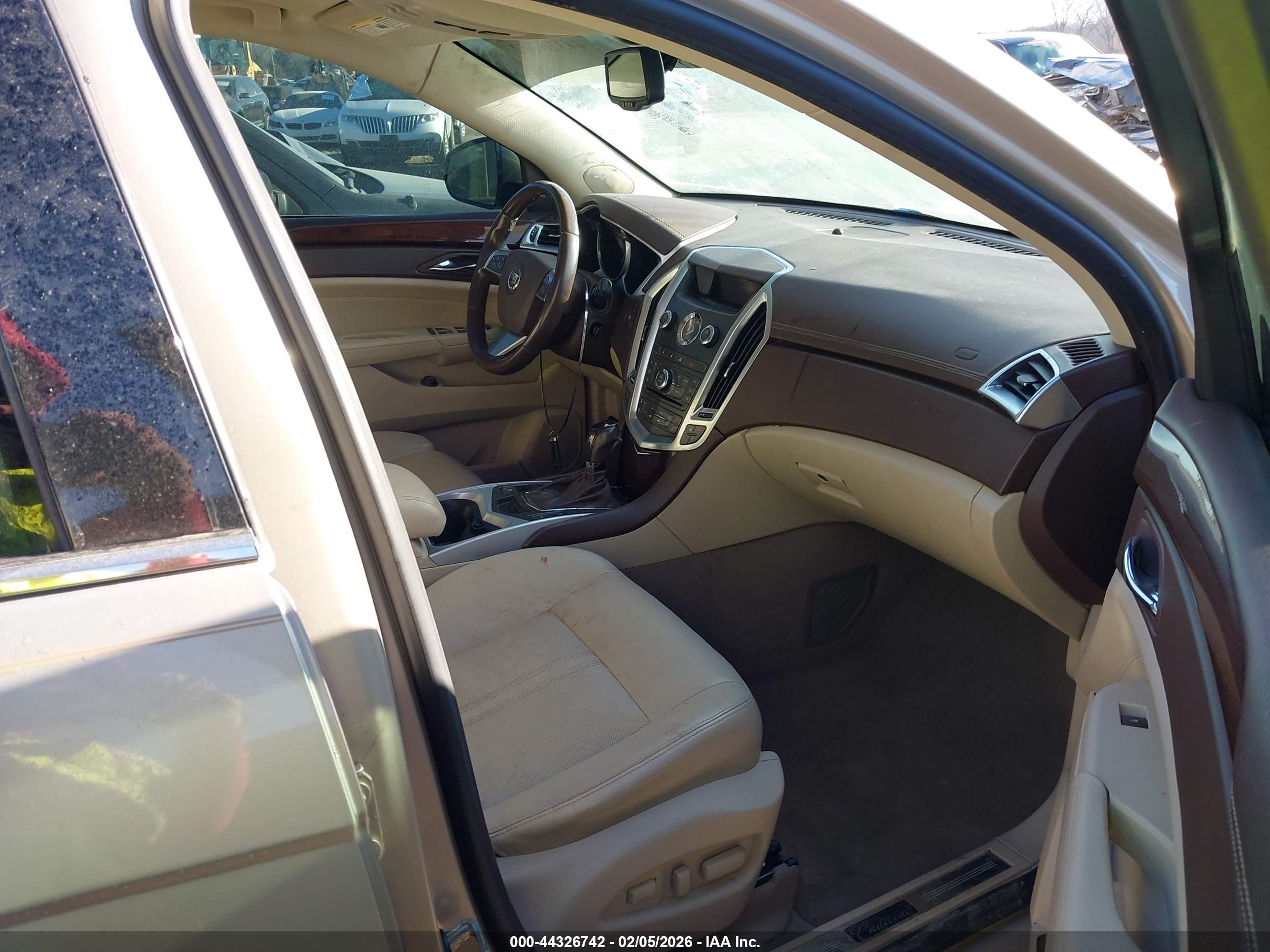 CADILLAC SRX image 5