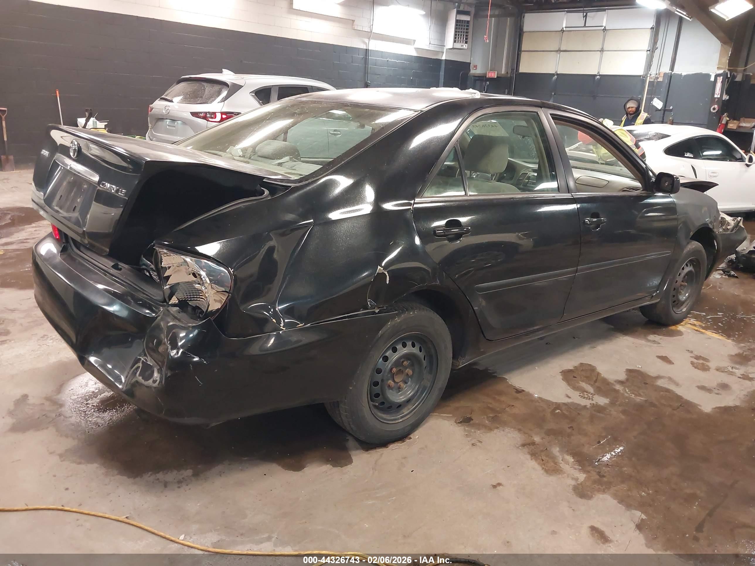 TOYOTA CAMRY image 4