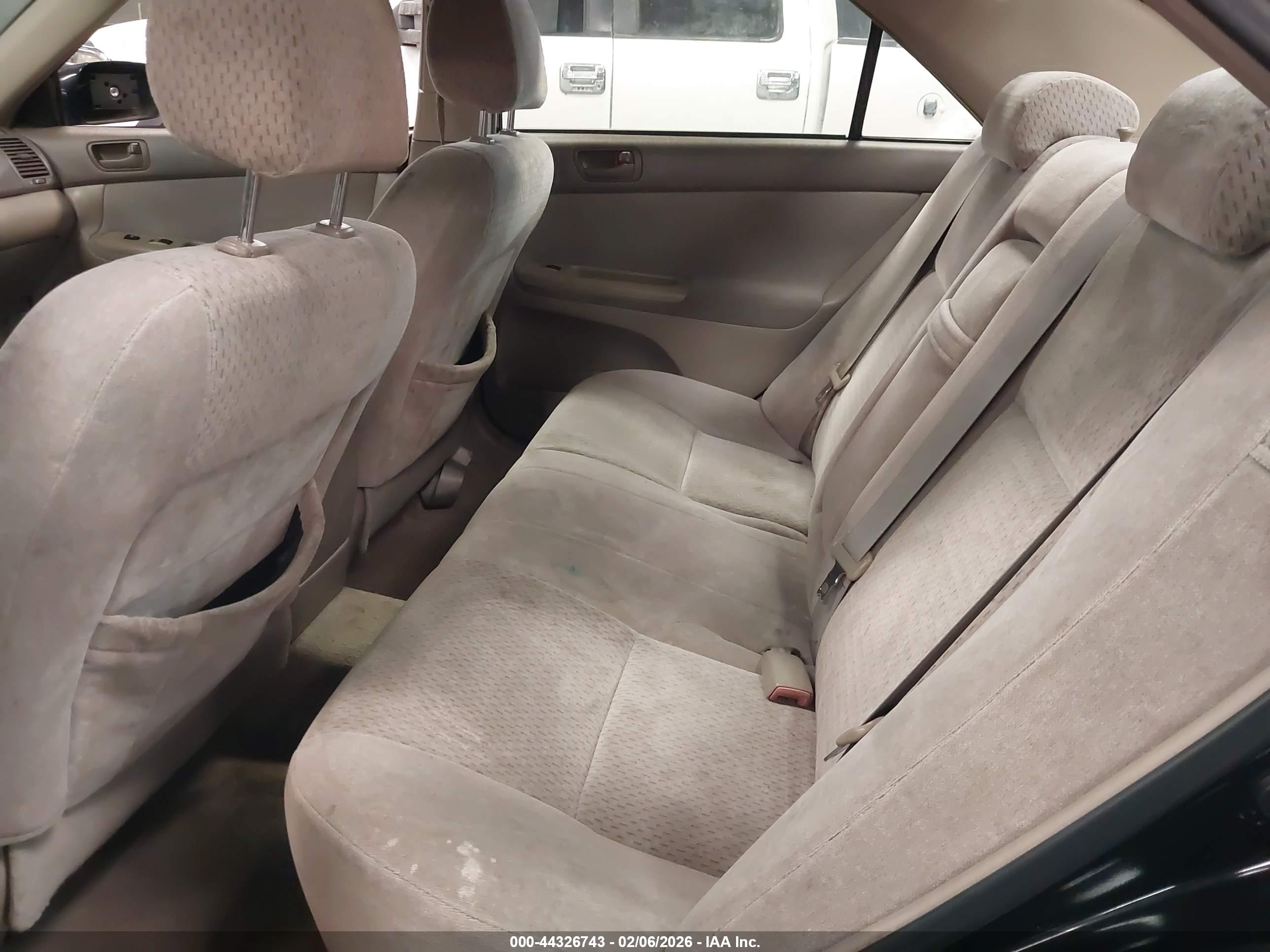 TOYOTA CAMRY image 8