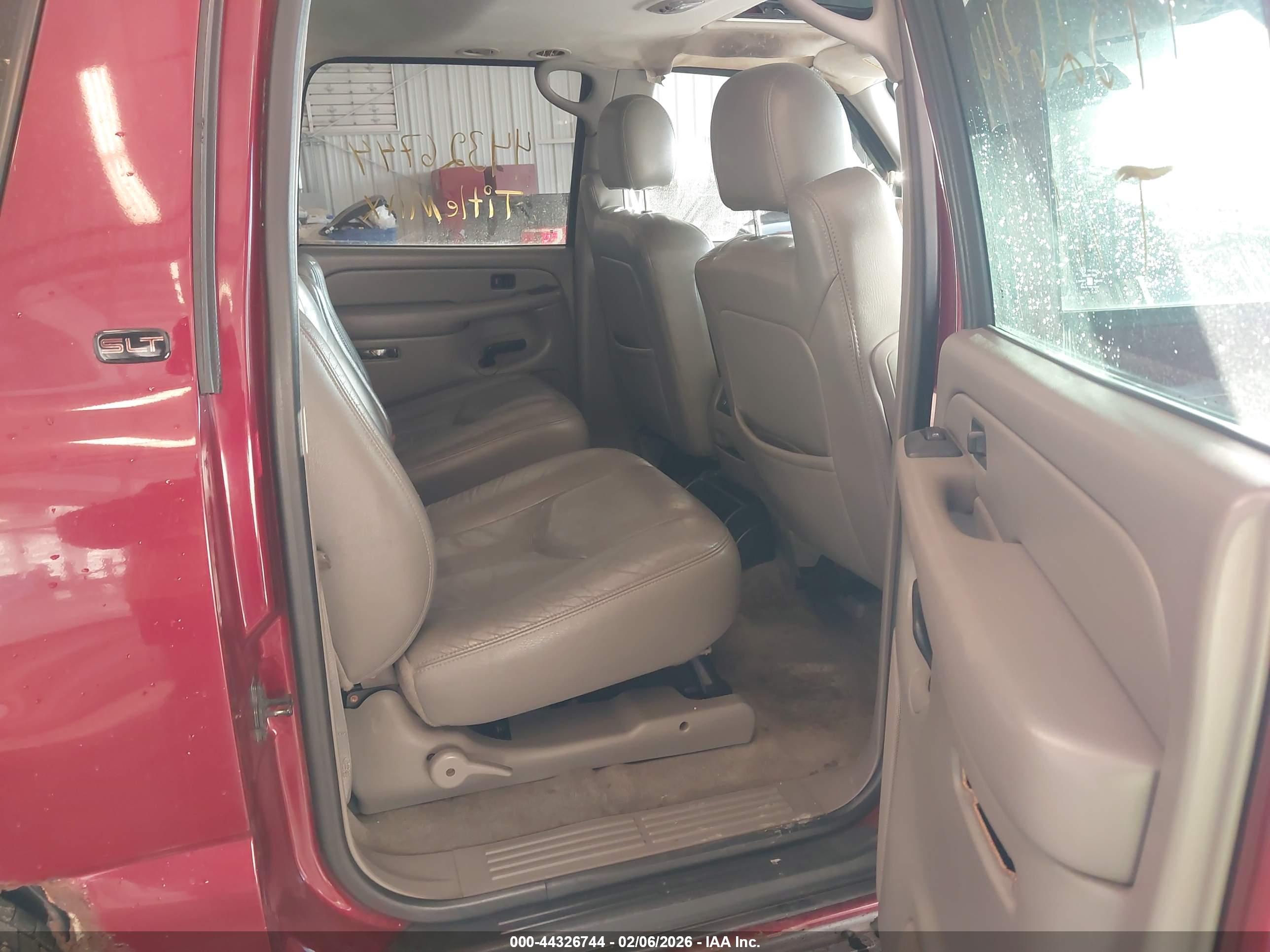 GMC YUKON image 8