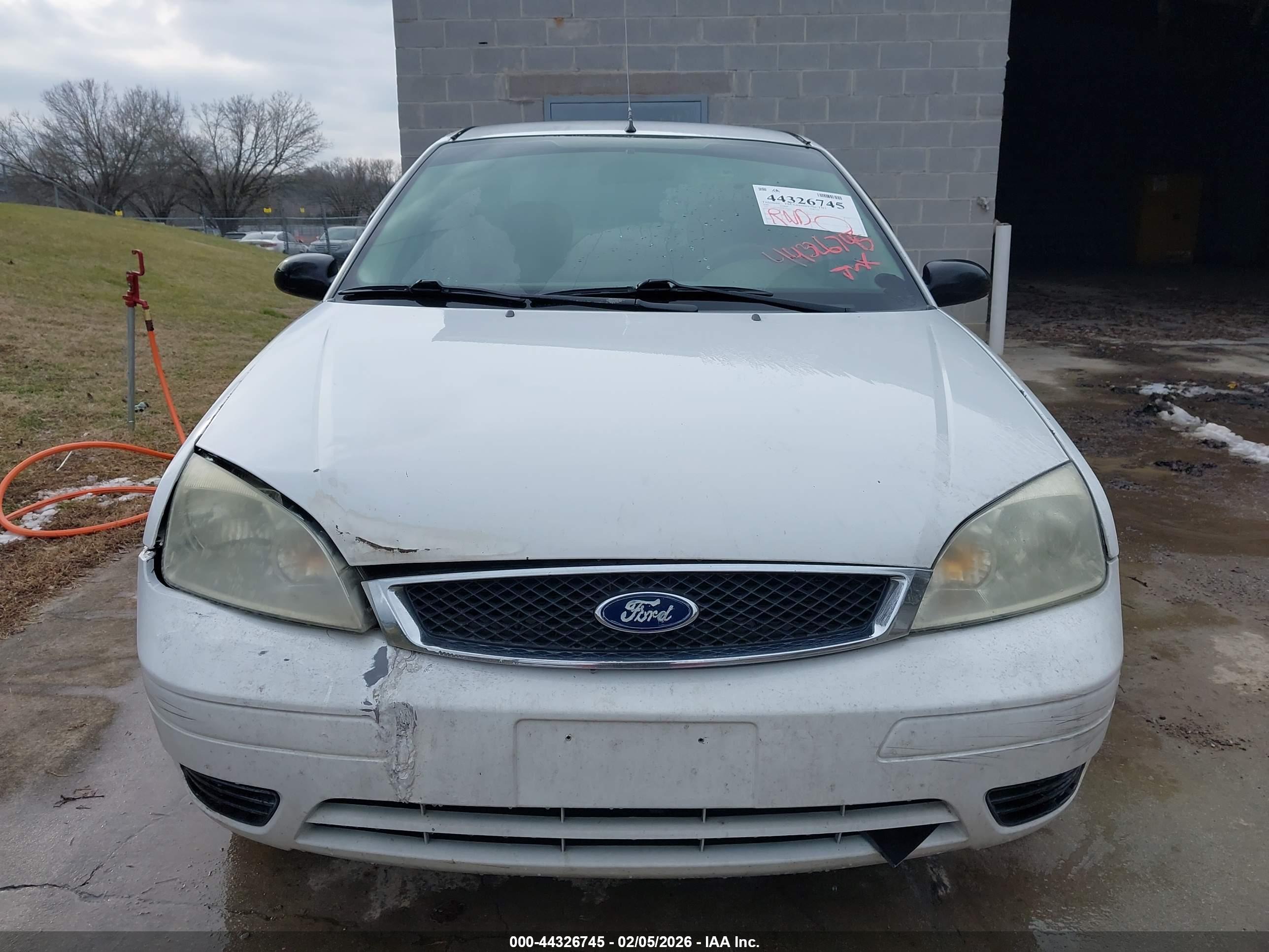 FORD FOCUS image 6