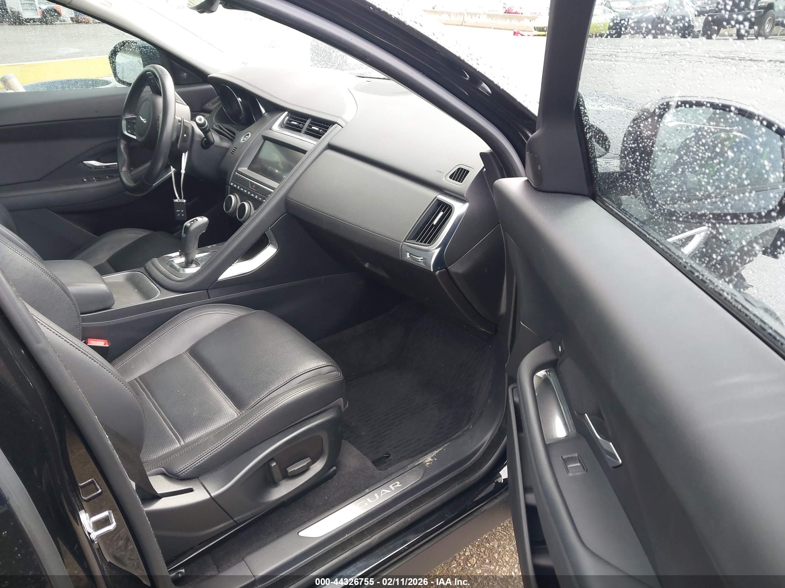 JAGUAR E-PACE image 5