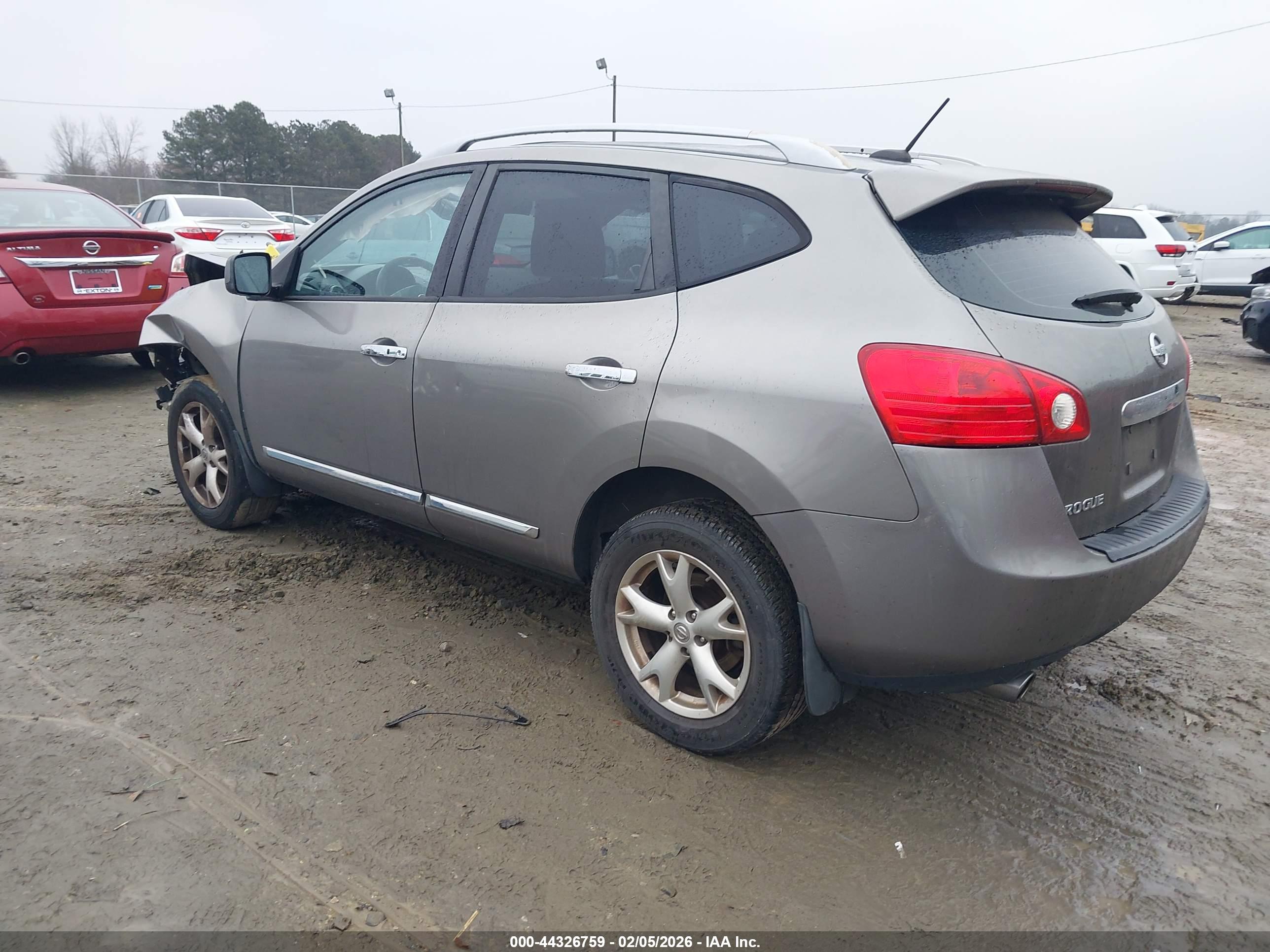 NISSAN ROGUE image 3