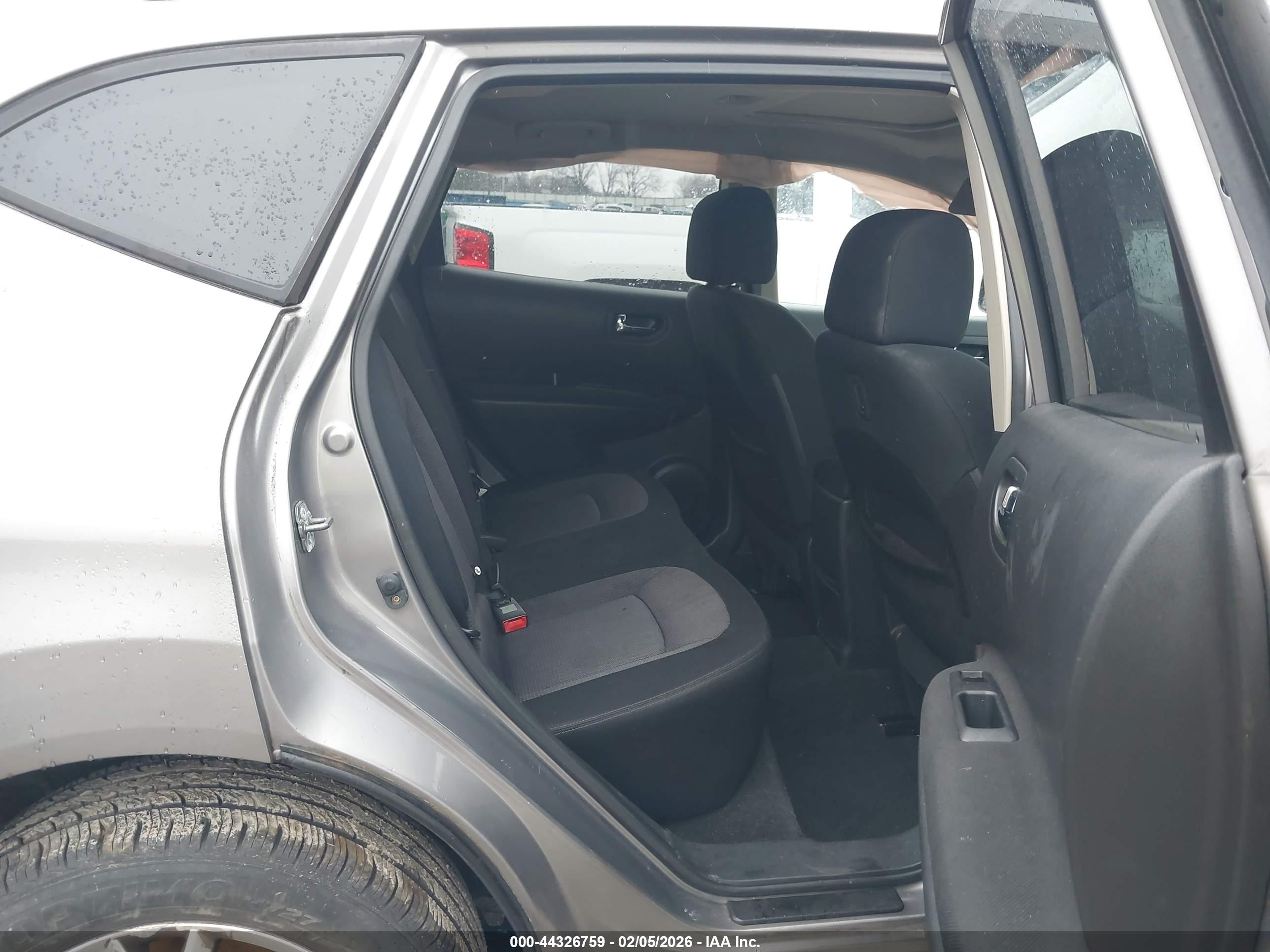 NISSAN ROGUE image 8