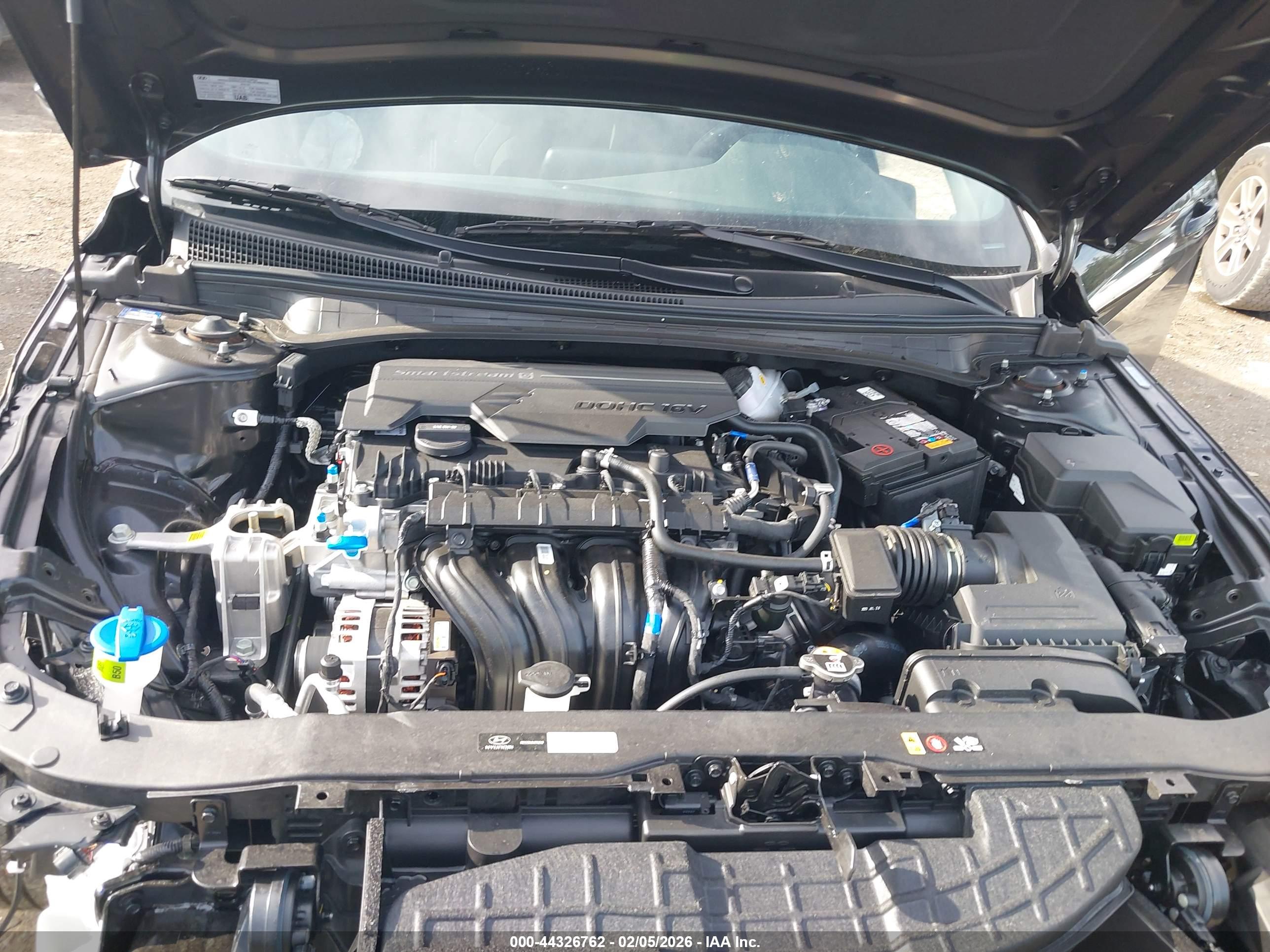 HYUNDAI ELANTRA image 10