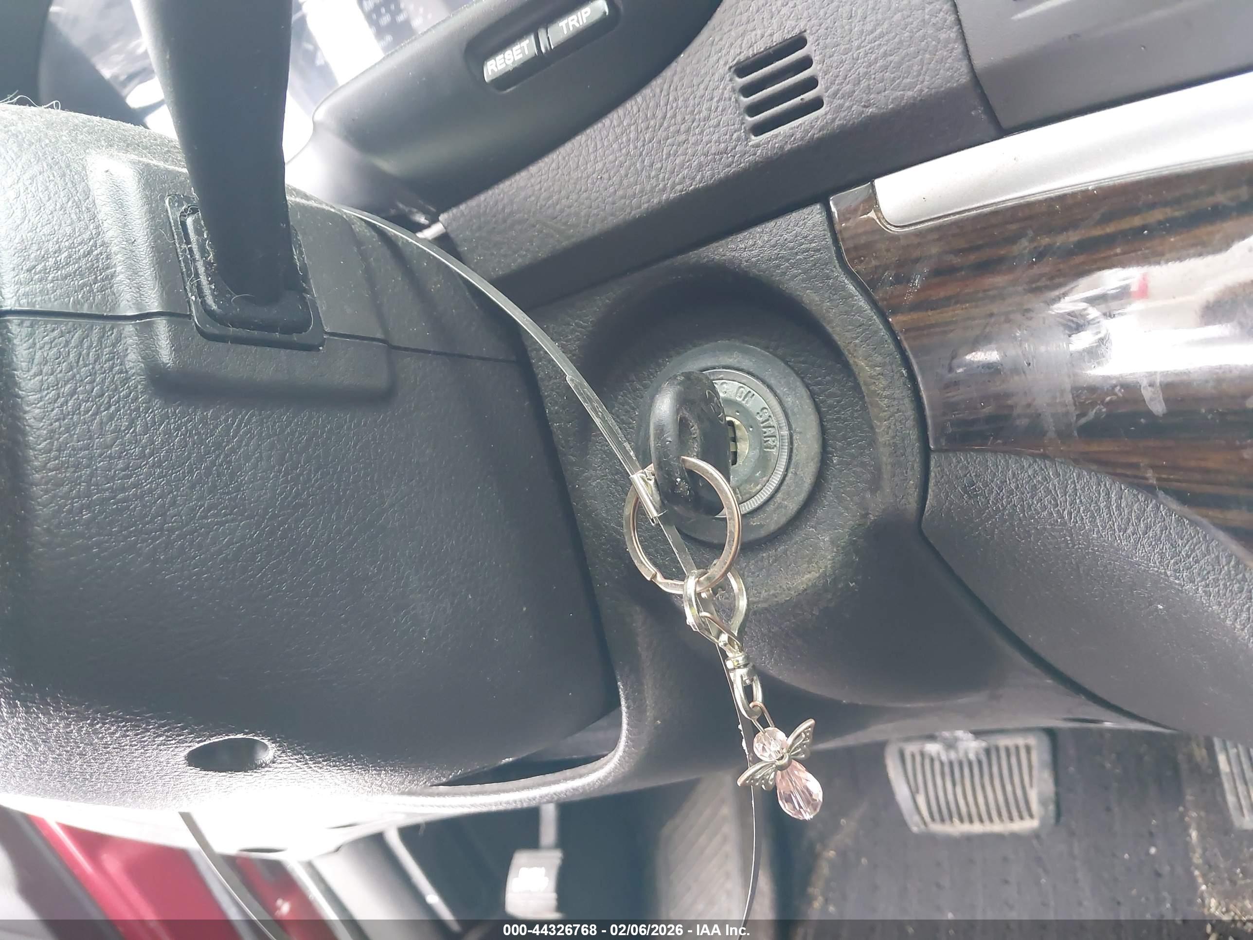 HYUNDAI SANTA image 11