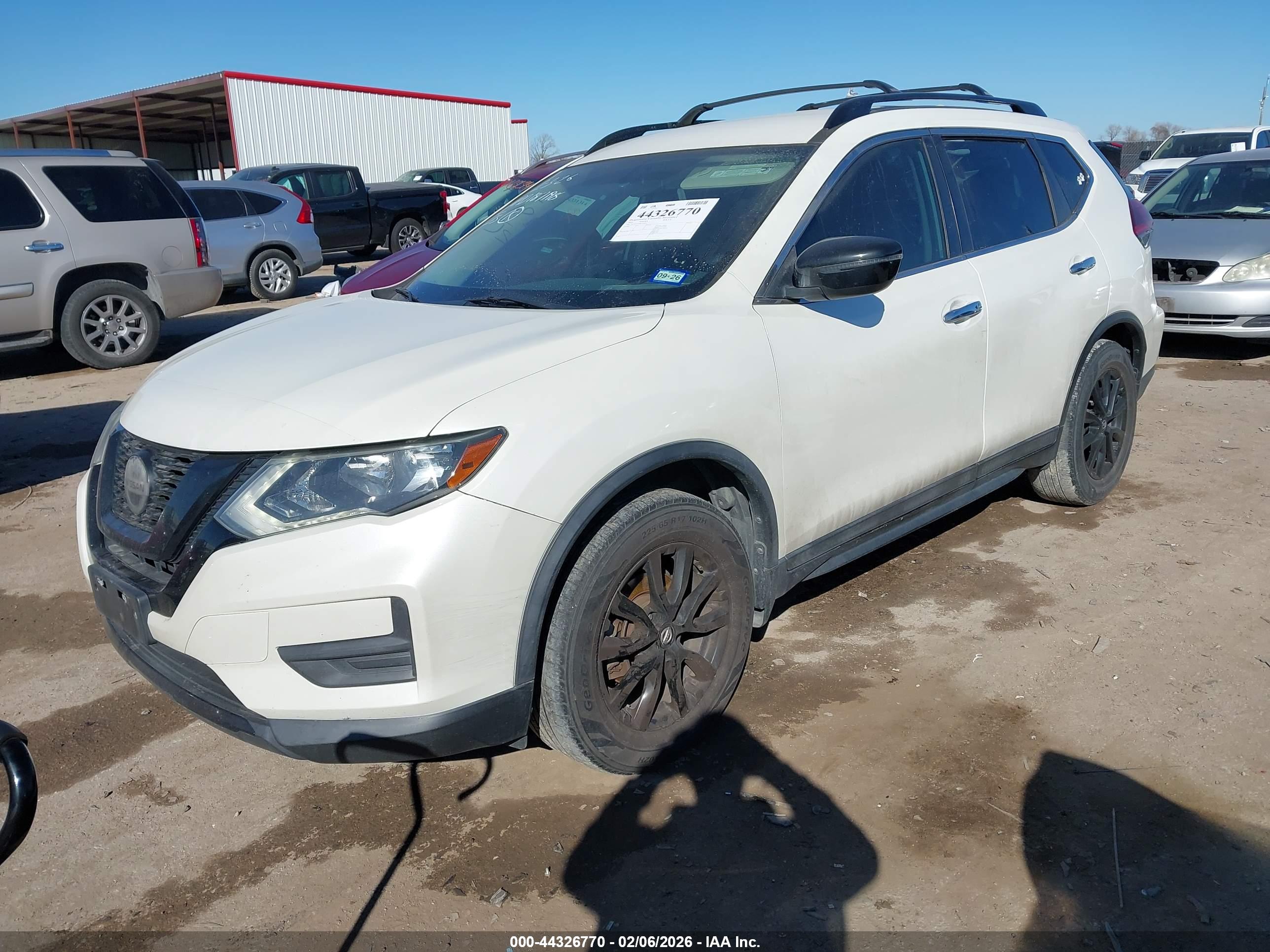NISSAN ROGUE image 2
