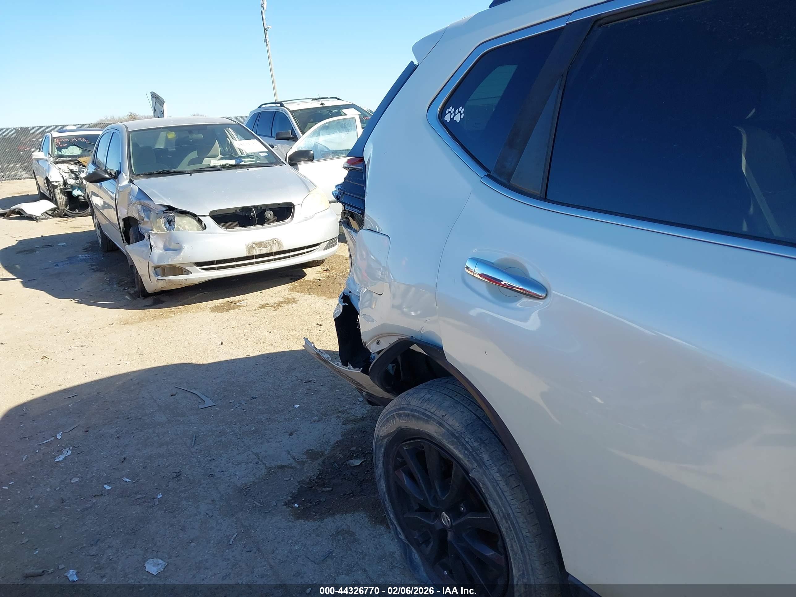 NISSAN ROGUE image 6