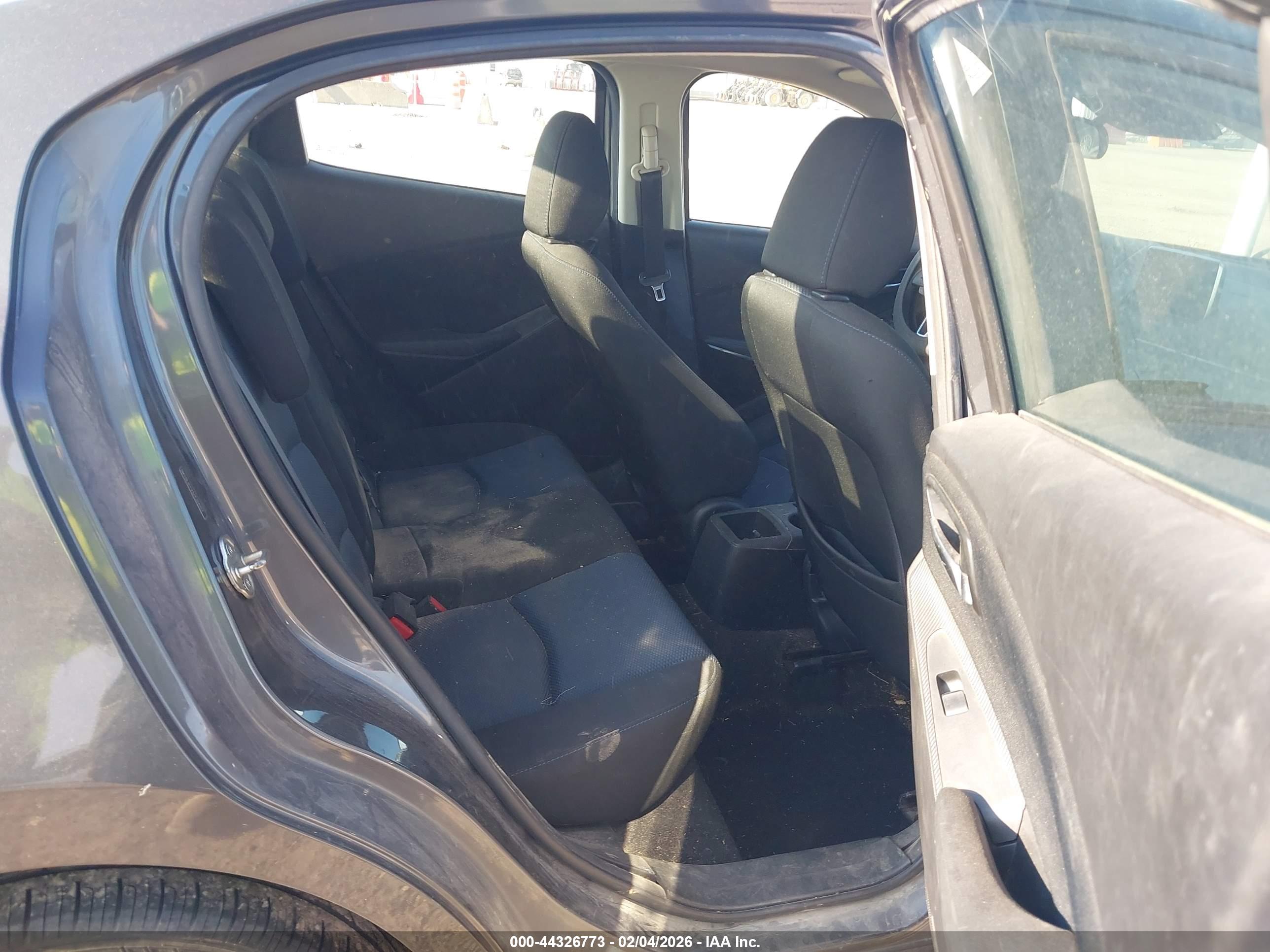 TOYOTA YARIS image 8