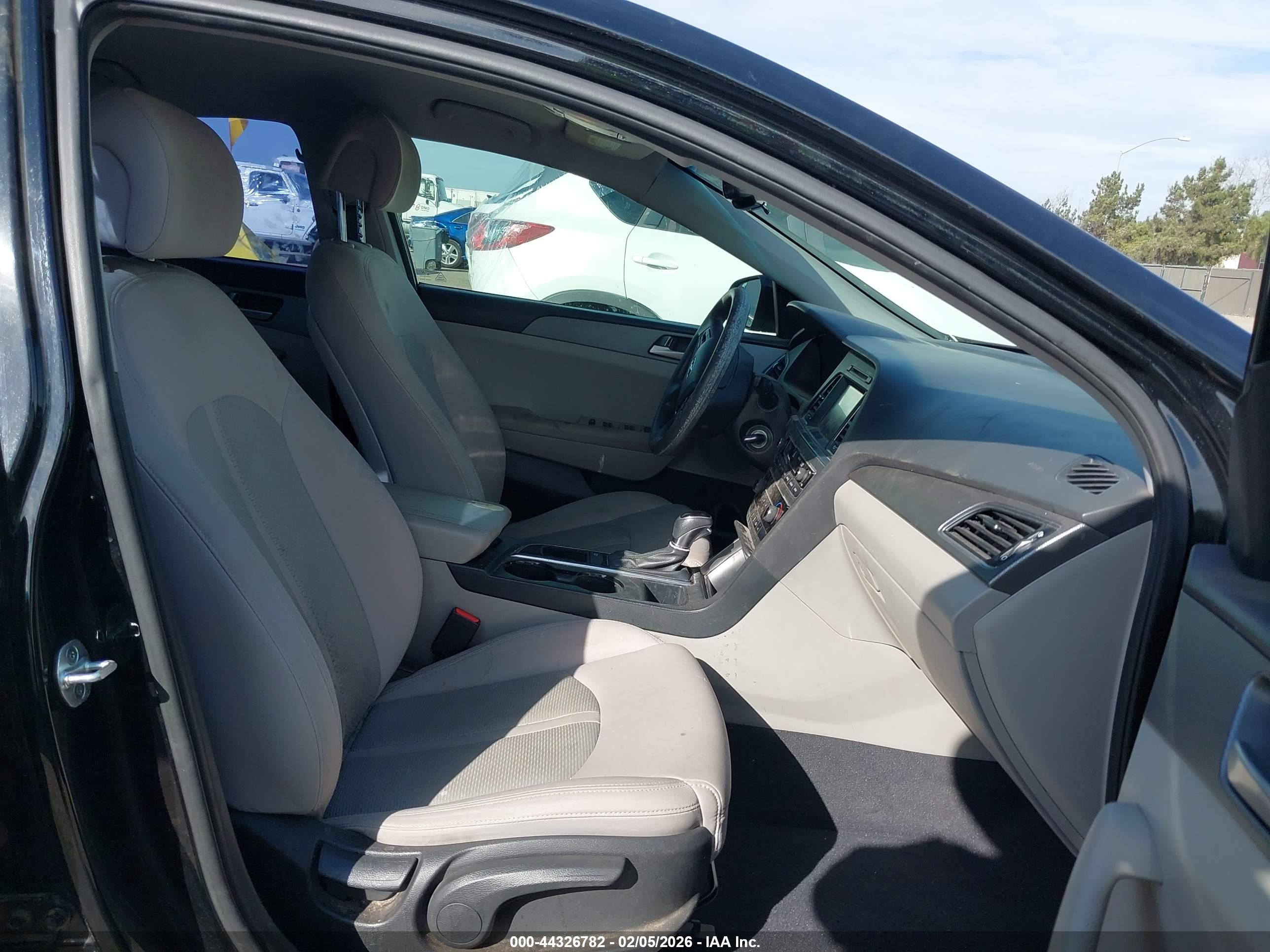 HYUNDAI SONATA image 5