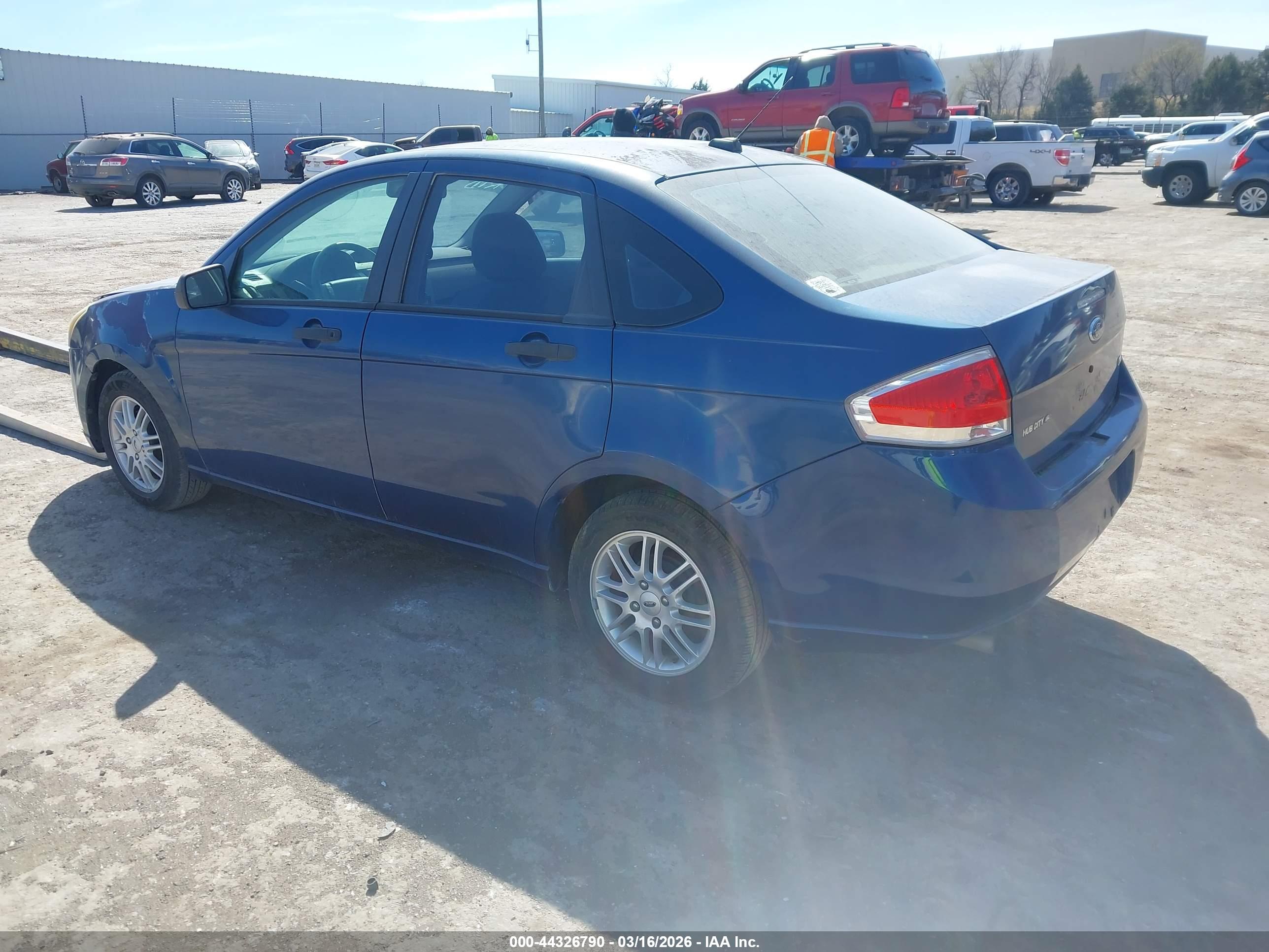 FORD FOCUS image 3