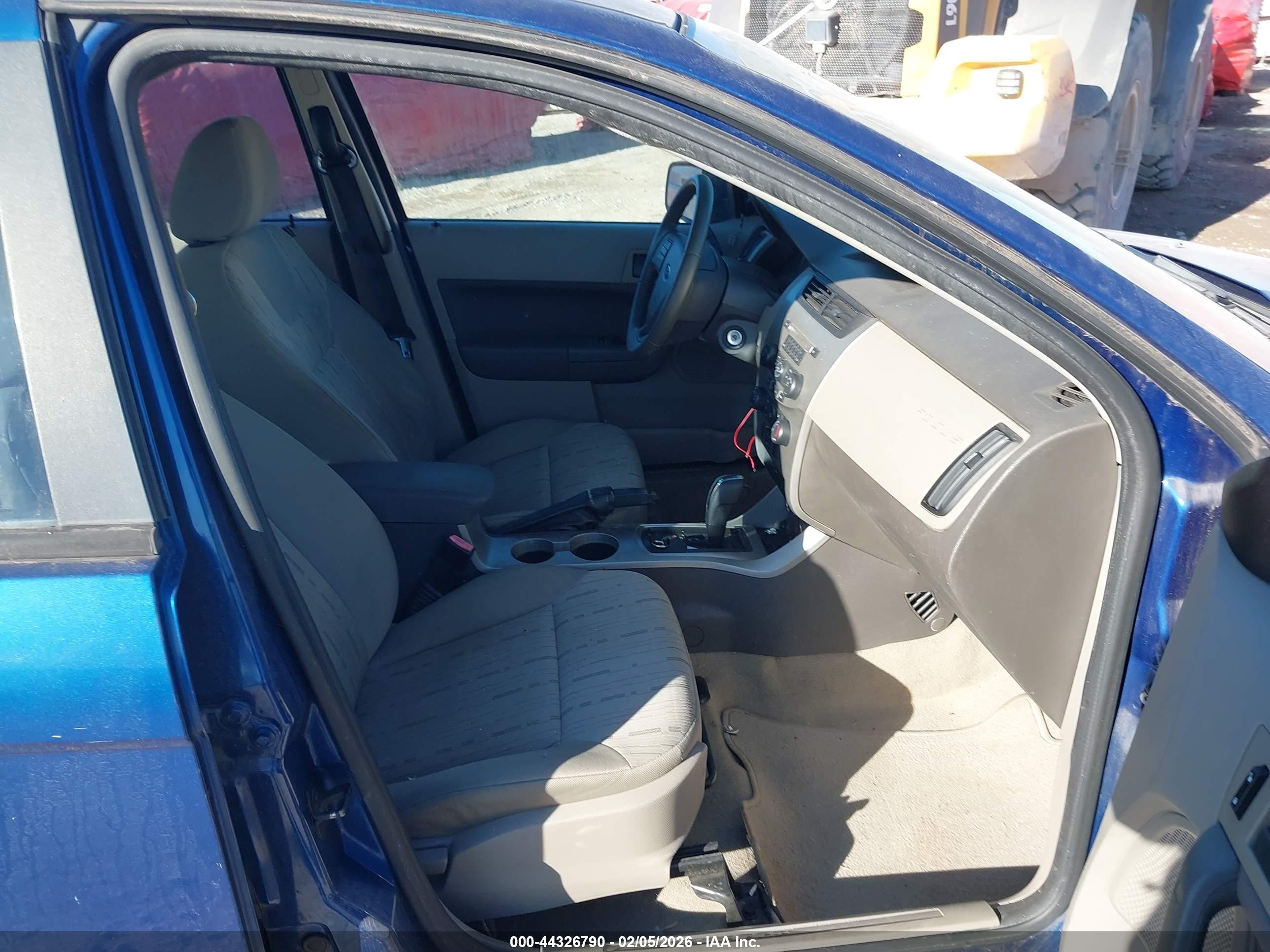 FORD FOCUS image 5