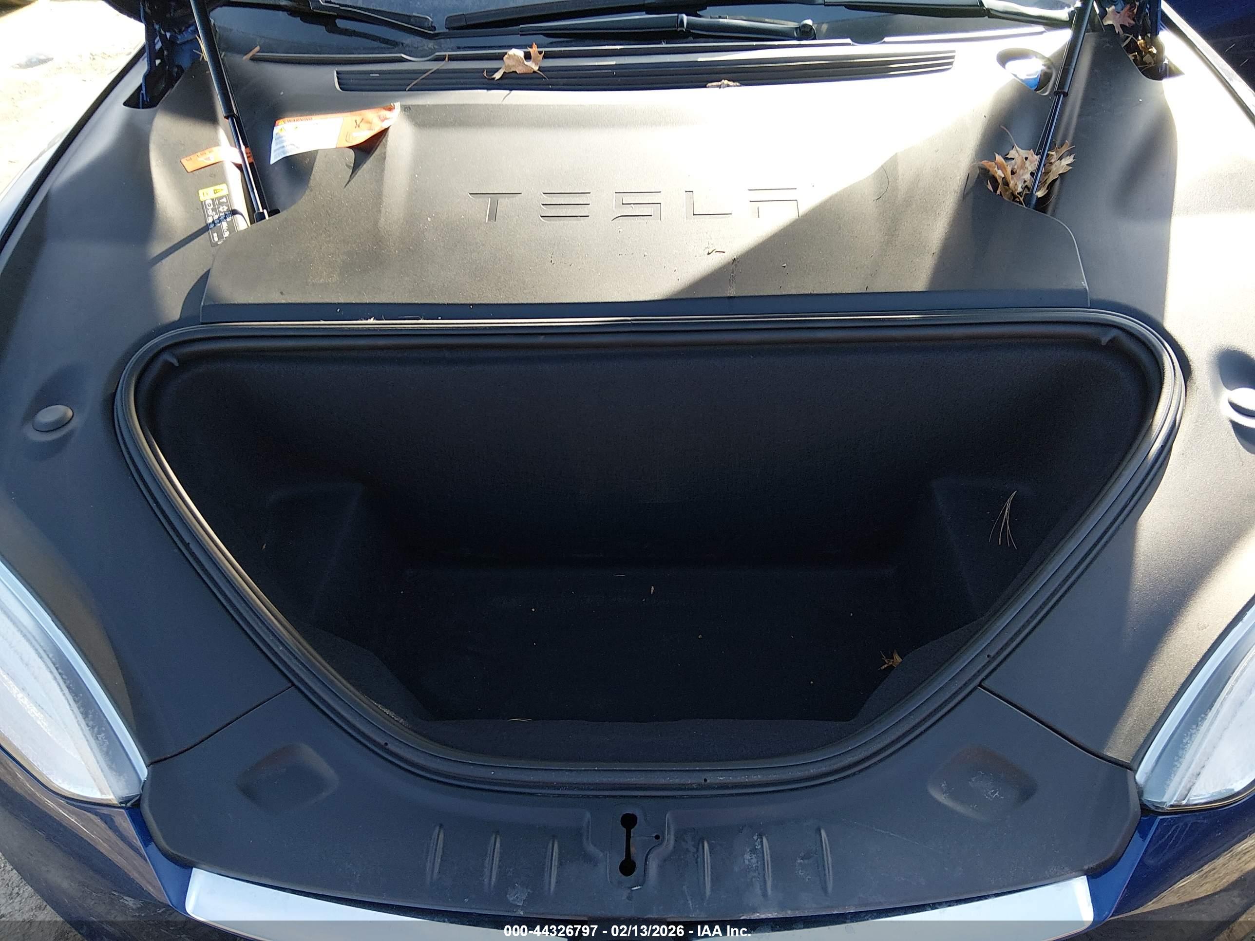 TESLA MODEL image 10