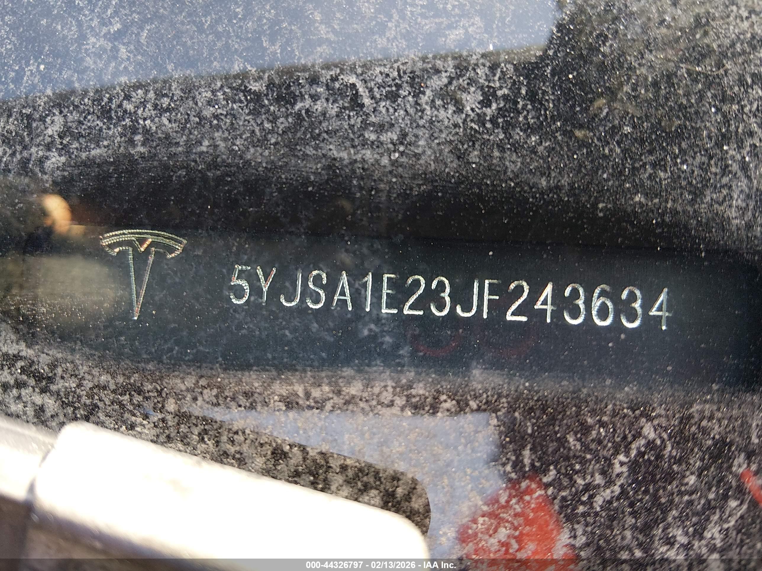 TESLA MODEL image 9