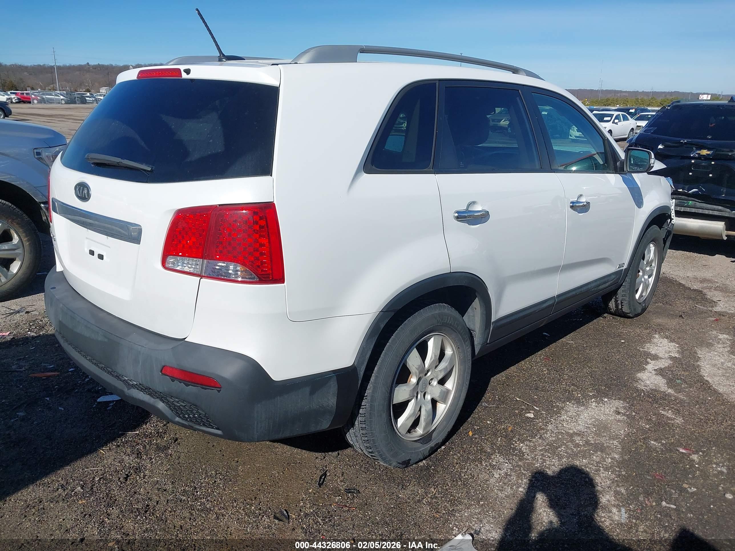 KIA SORENTO image 4