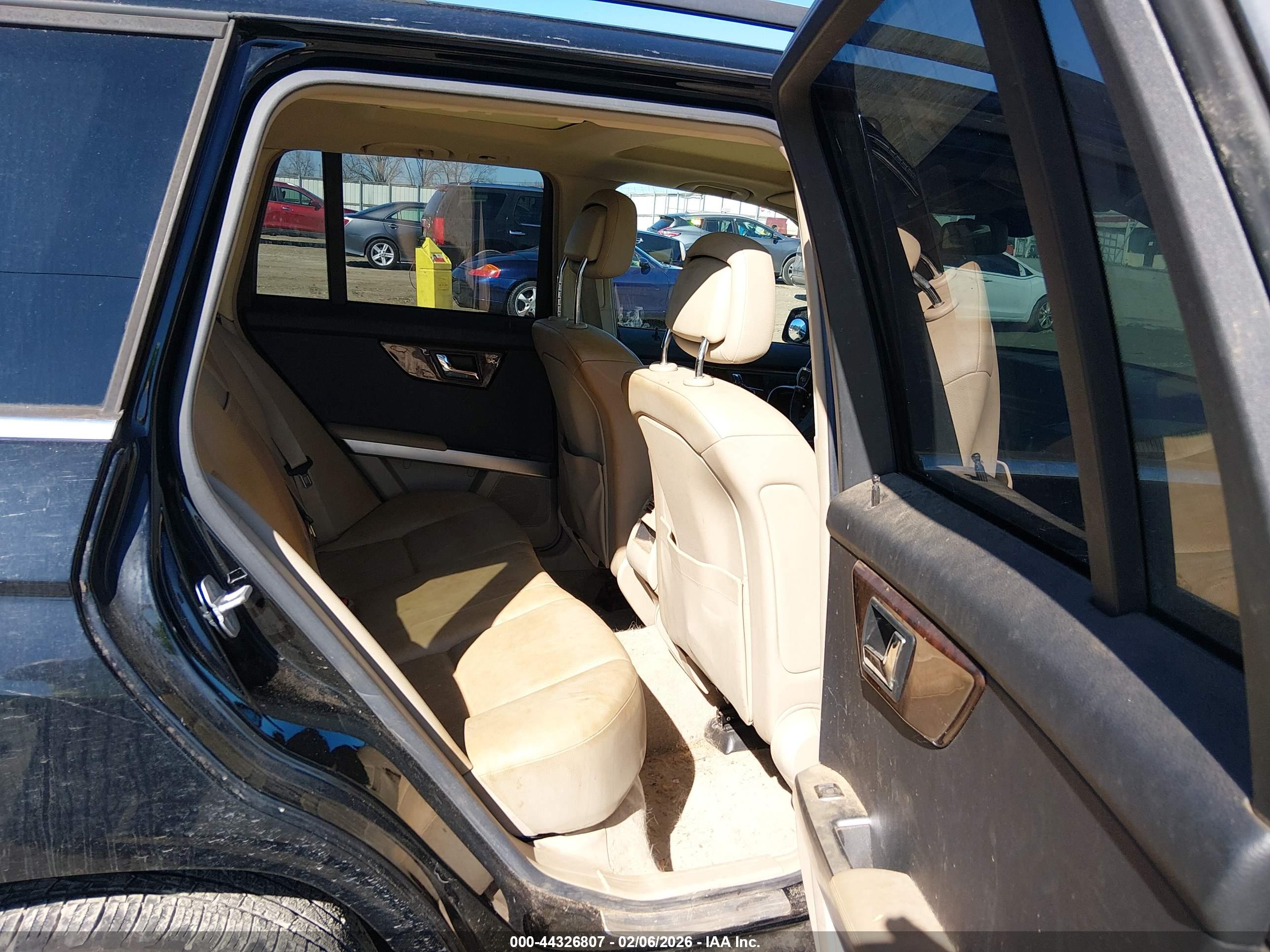 MERCEDES-BENZ GLK image 8