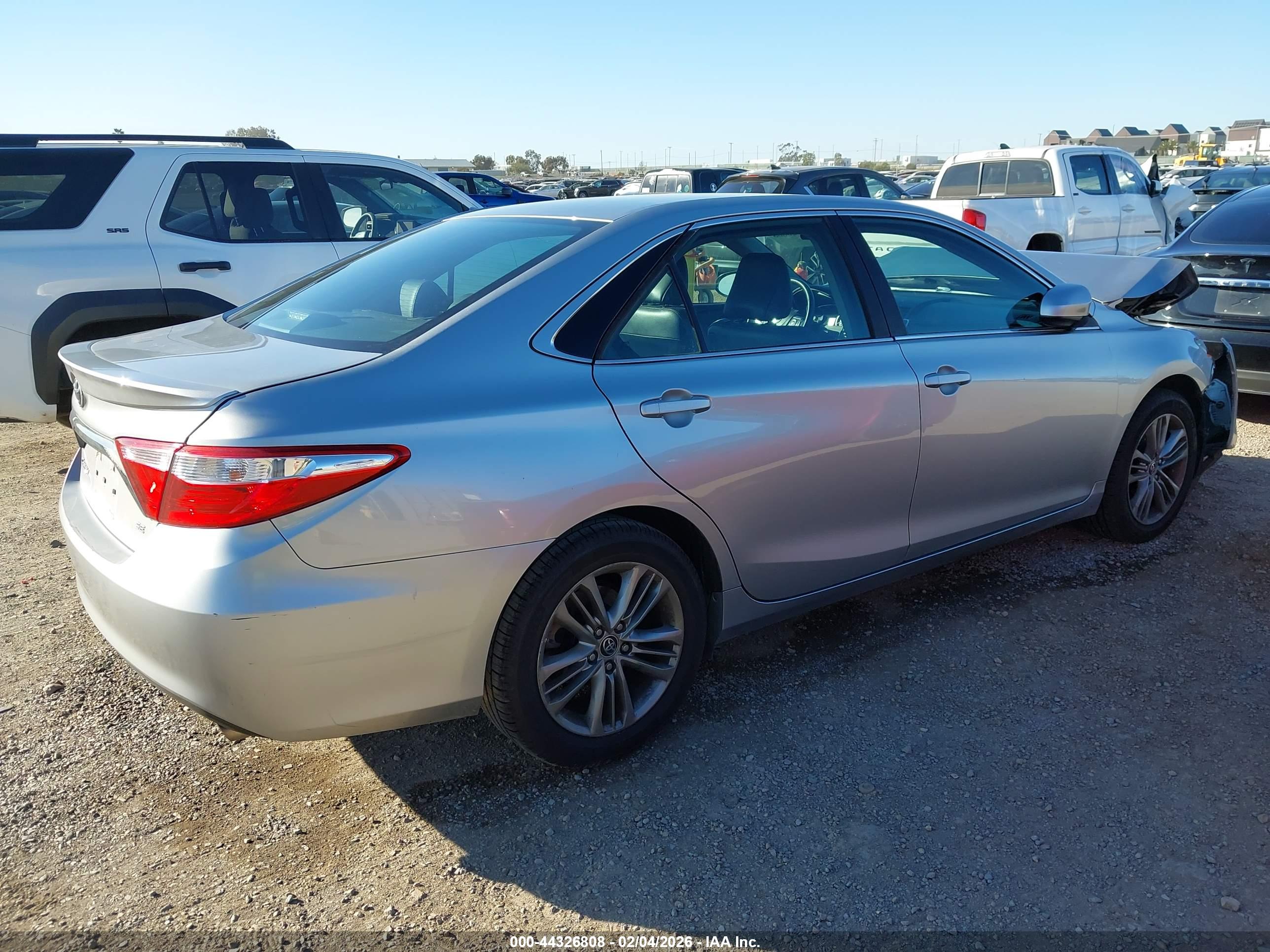 TOYOTA CAMRY image 4