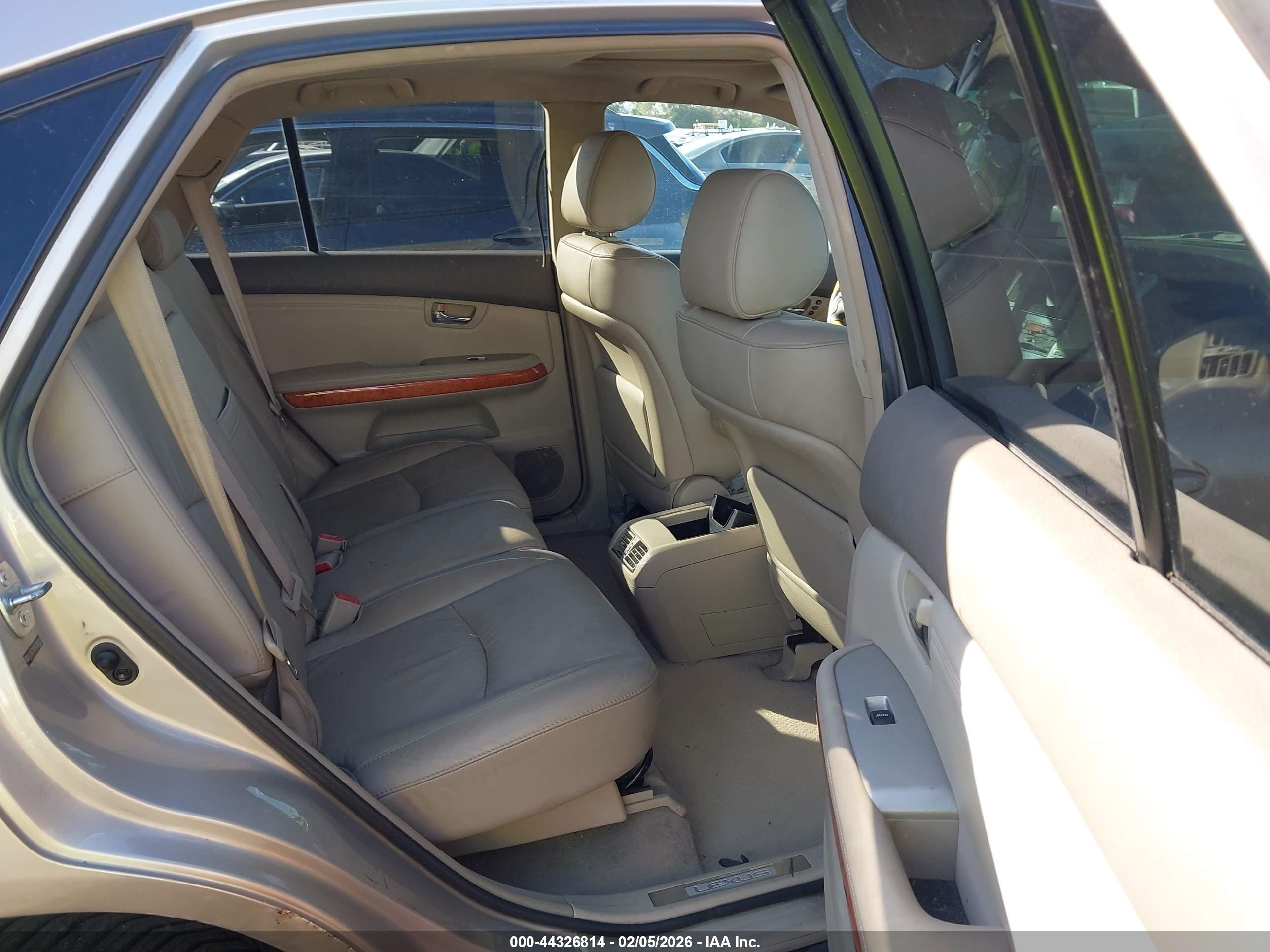 LEXUS RX image 8