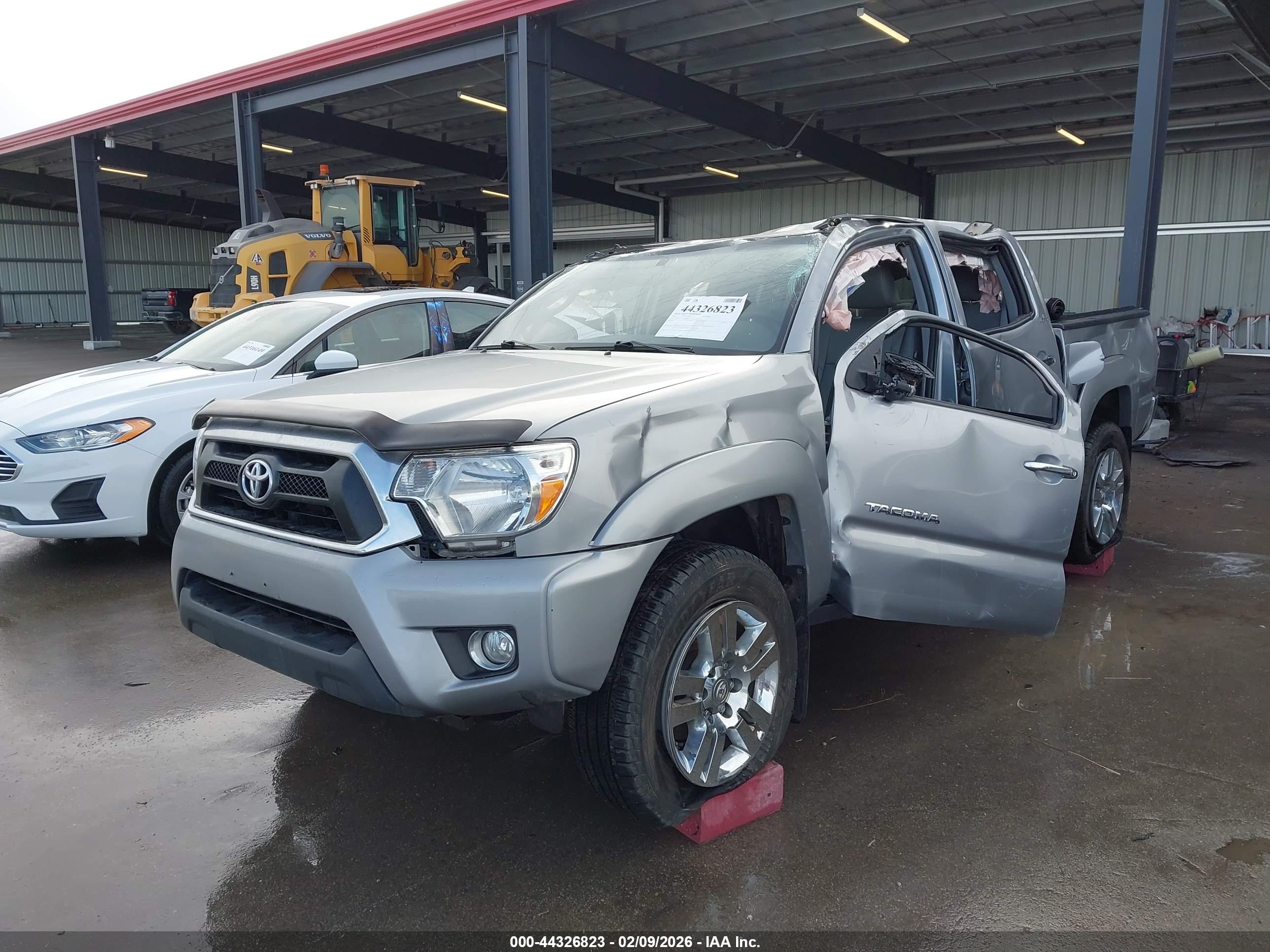 TOYOTA TACOMA image 6