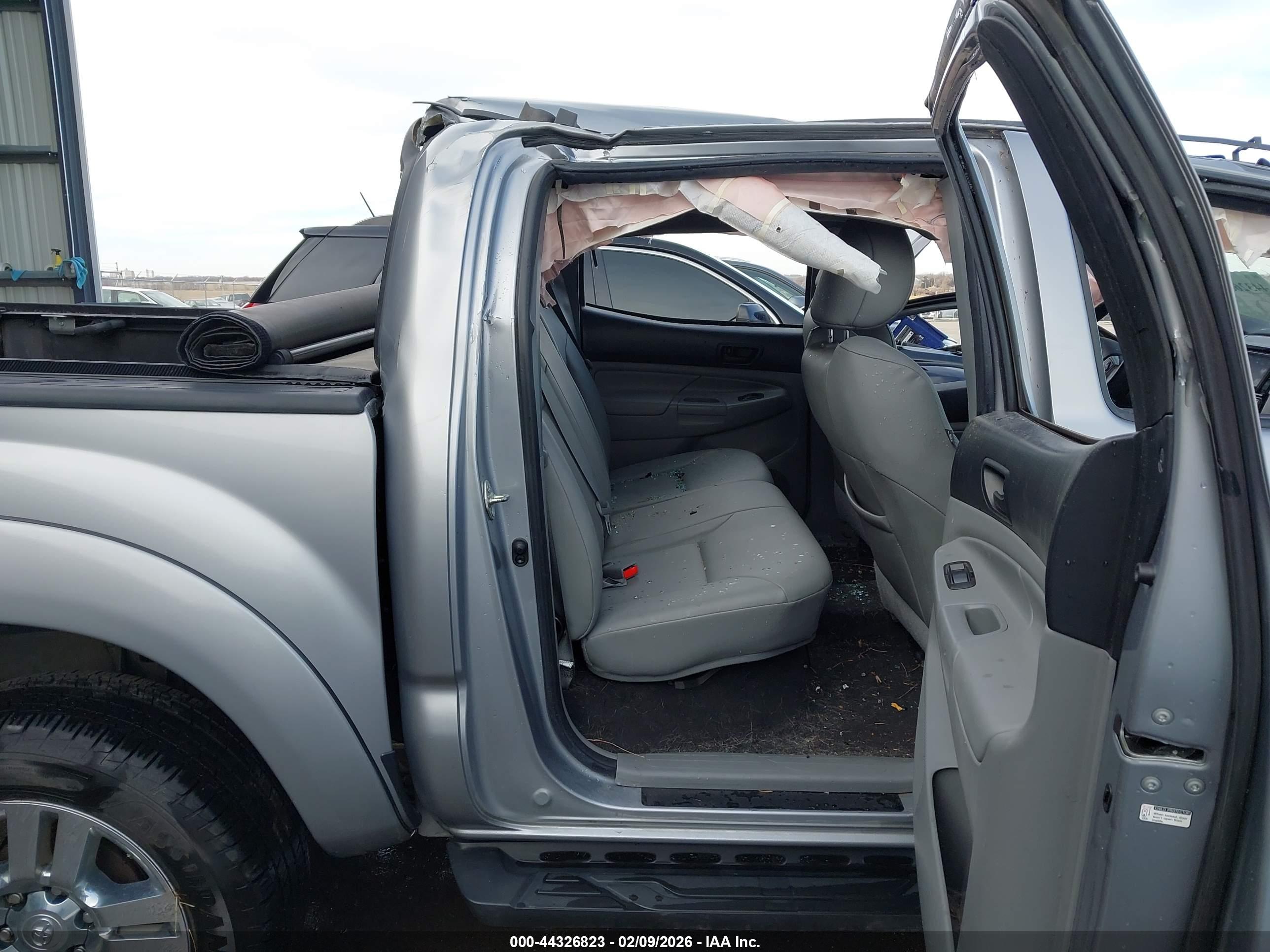 TOYOTA TACOMA image 8