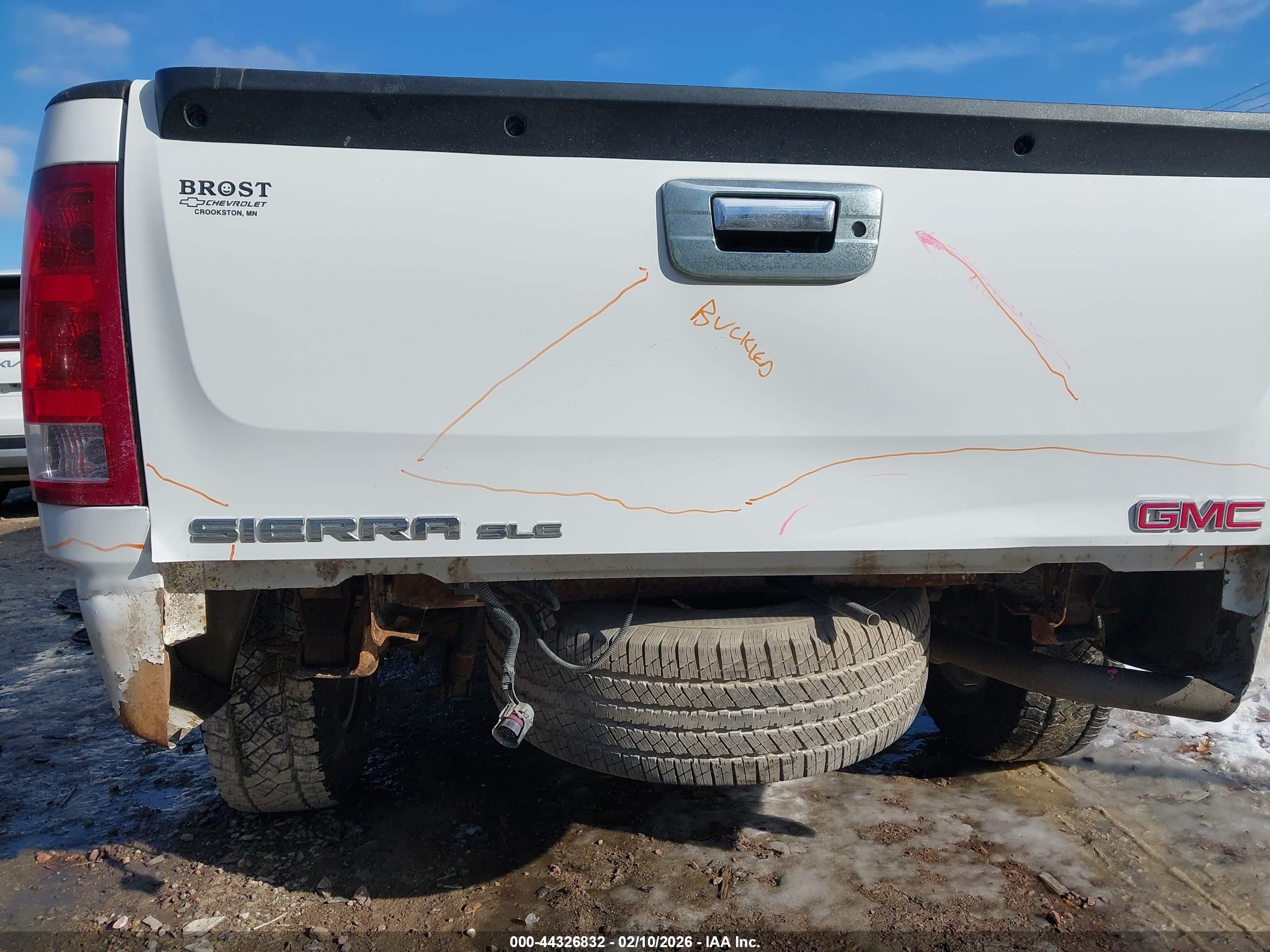 GMC SIERRA image 6