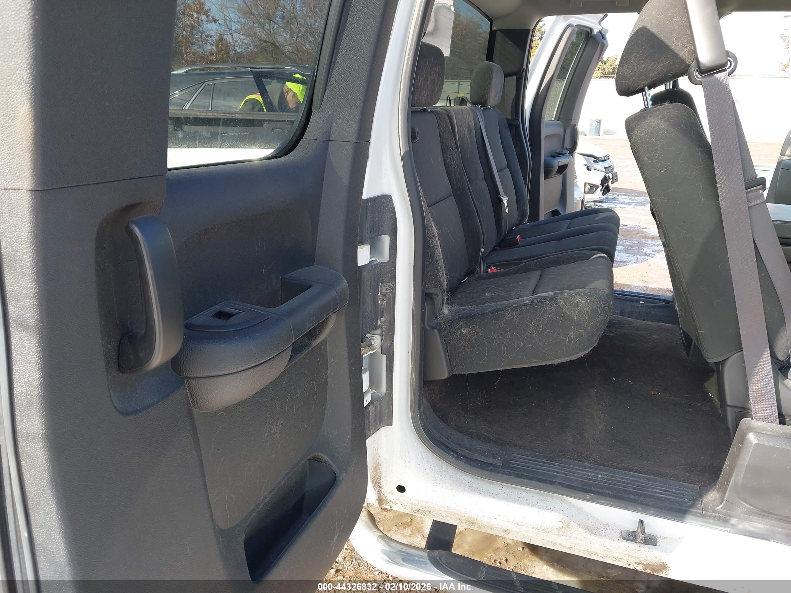 GMC SIERRA image 8
